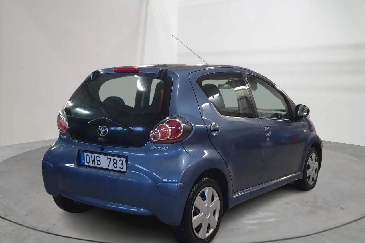 Toyota Aygo 1.0 VVT-i 5dr (68hk) - 104 430 km - Manualna - niebieski - 2010