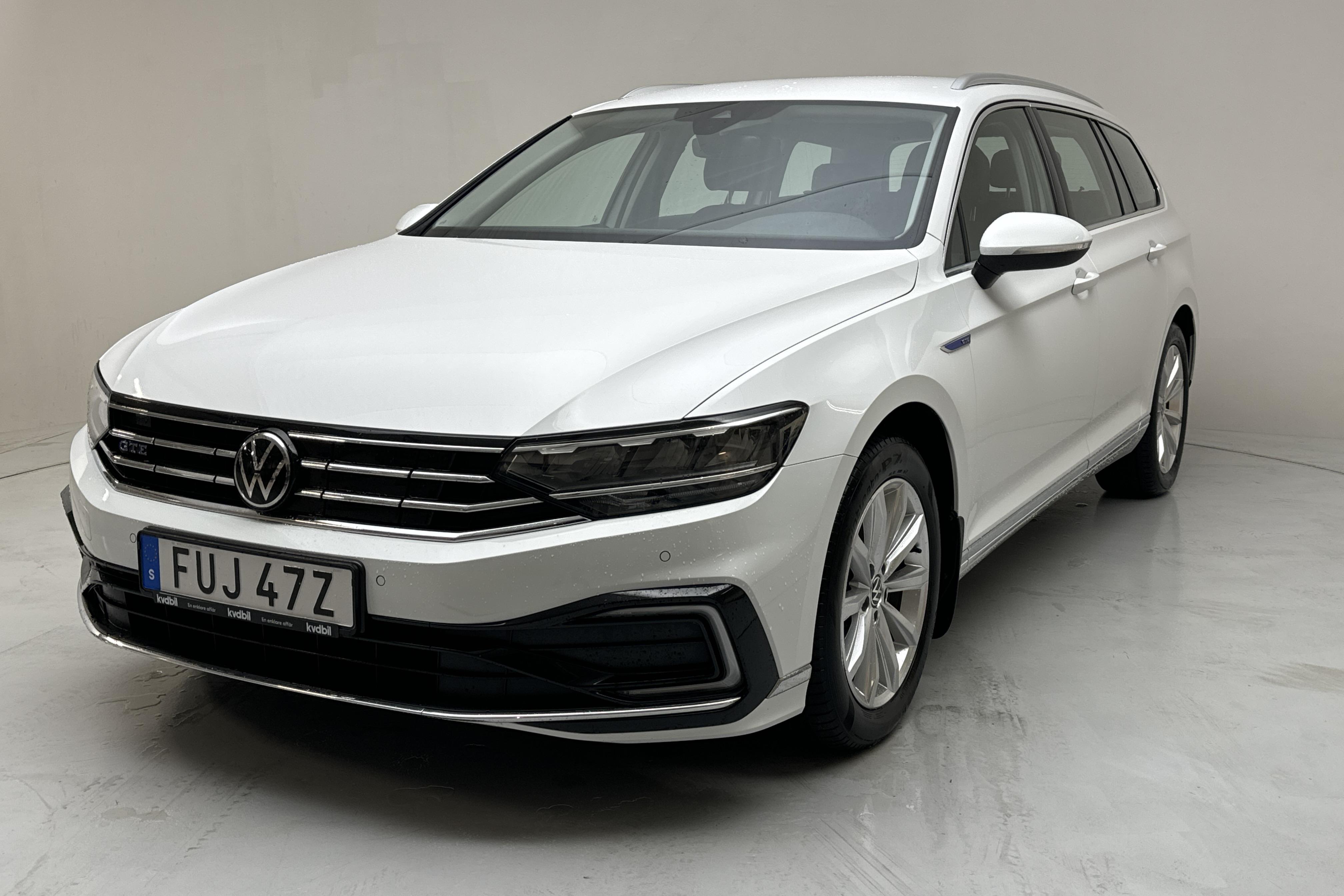 VW Passat 1.4 GTE Sportscombi (218hk) - 7 498 mil - Automat - vit - 2021