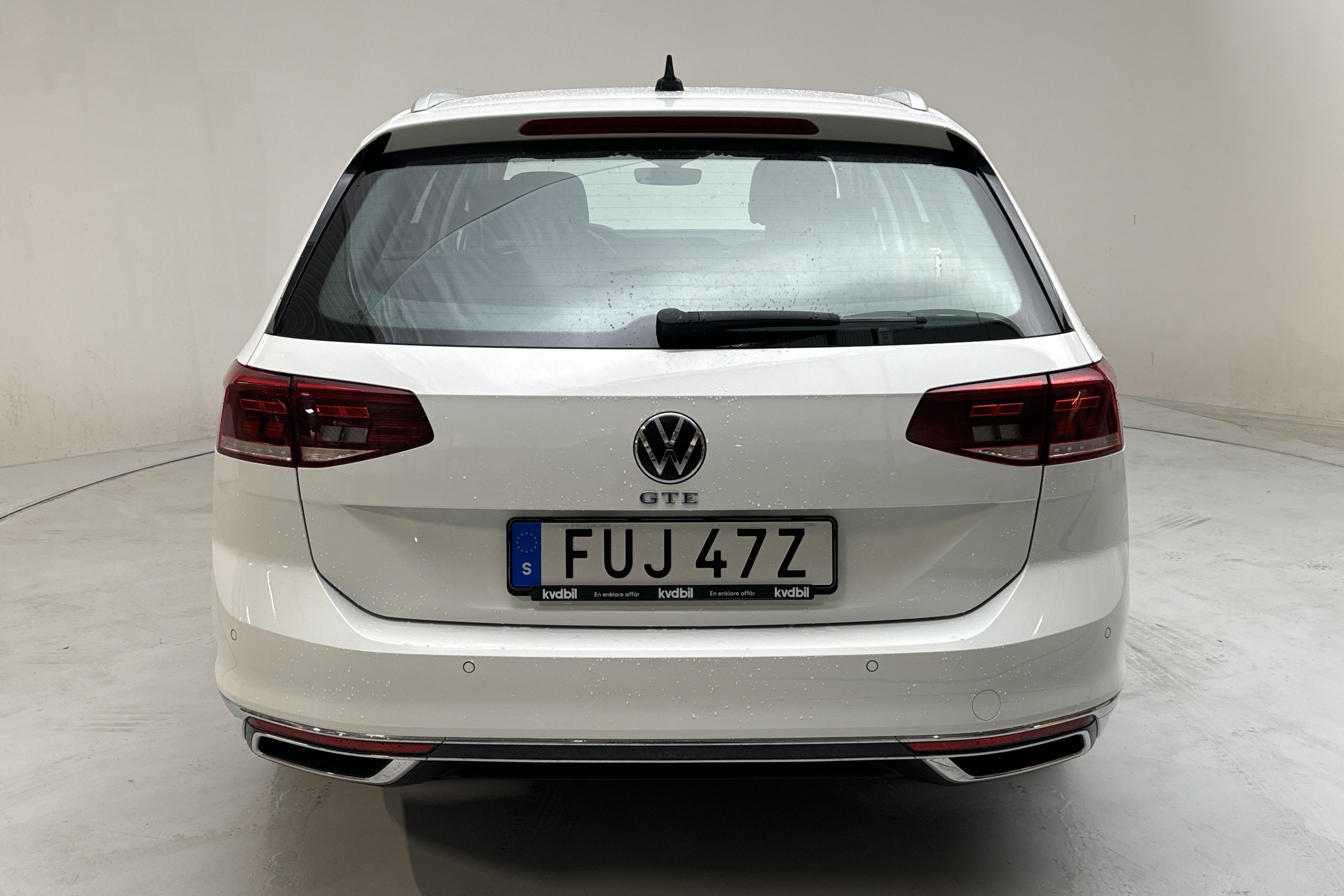 VW Passat 1.4 GTE Sportscombi (218hk) - 7 498 mil - Automat - vit - 2021