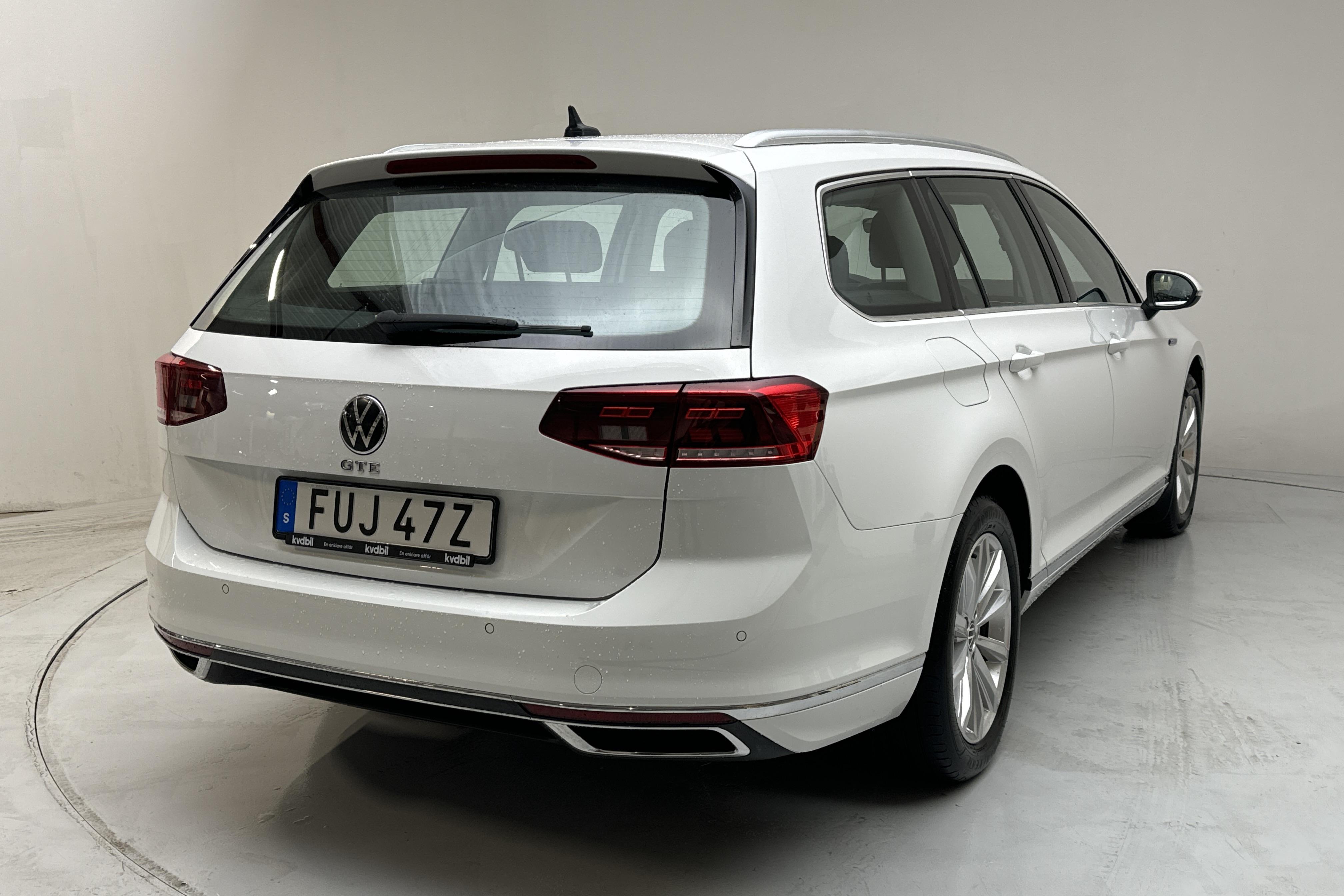 VW Passat 1.4 GTE Sportscombi (218hk) - 74 980 km - Automaattinen - valkoinen - 2021