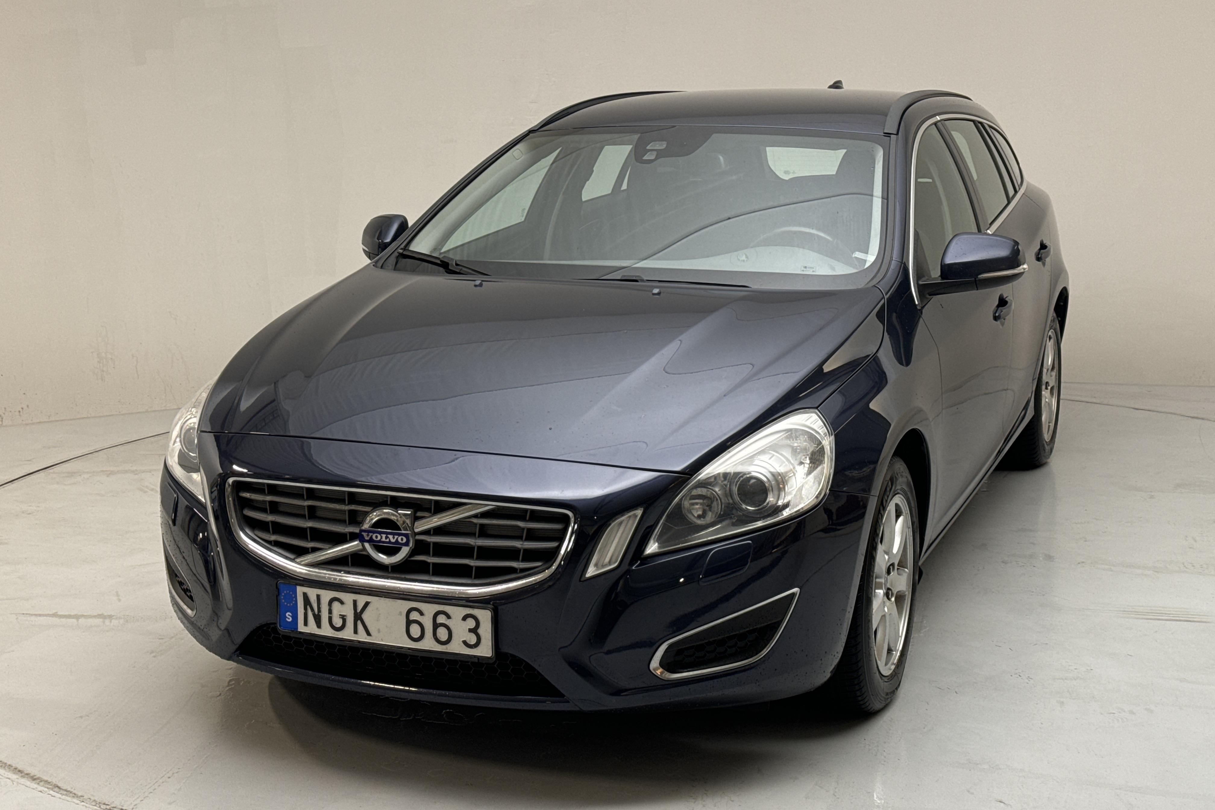 Volvo V60 D2 (115hk) - 16 333 mil - Manuell - blå - 2013