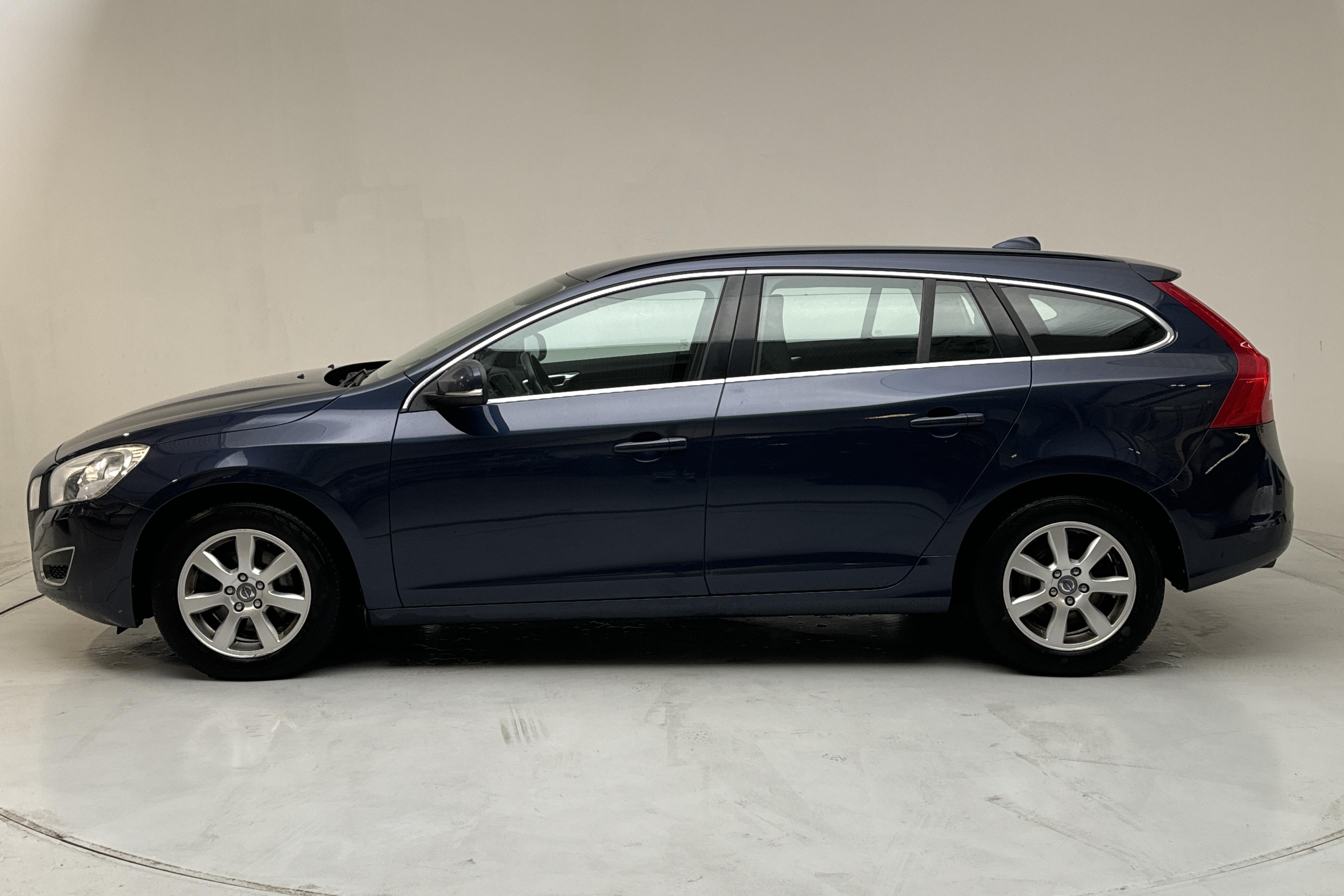 Volvo V60 D2 (115hk) - 16 333 mil - Manuell - blå - 2013