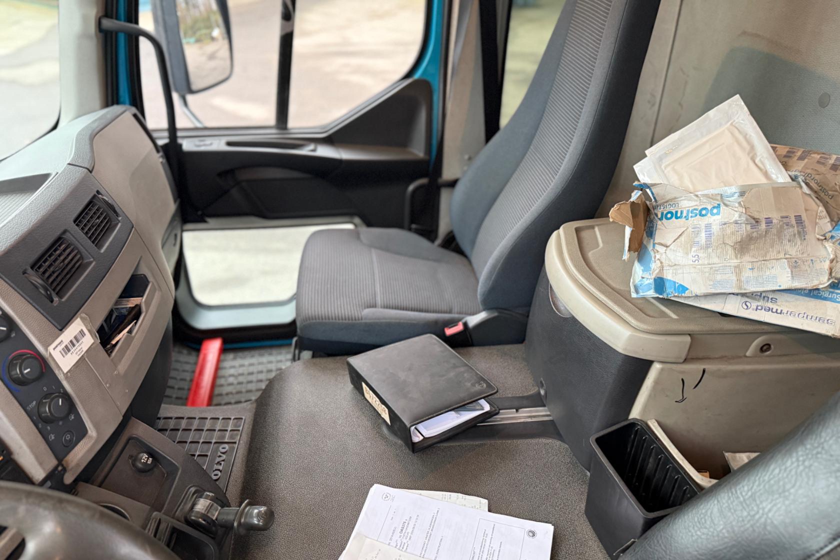 VOLVO FL240 - 427 977 km - Automat - Light Blue - 2014