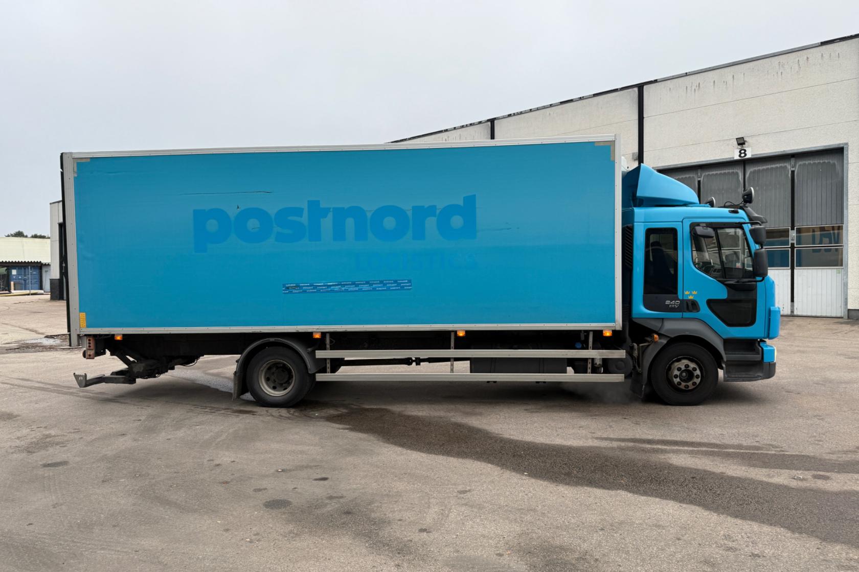 VOLVO FL240 - 427 977 km - Automat - Light Blue - 2014