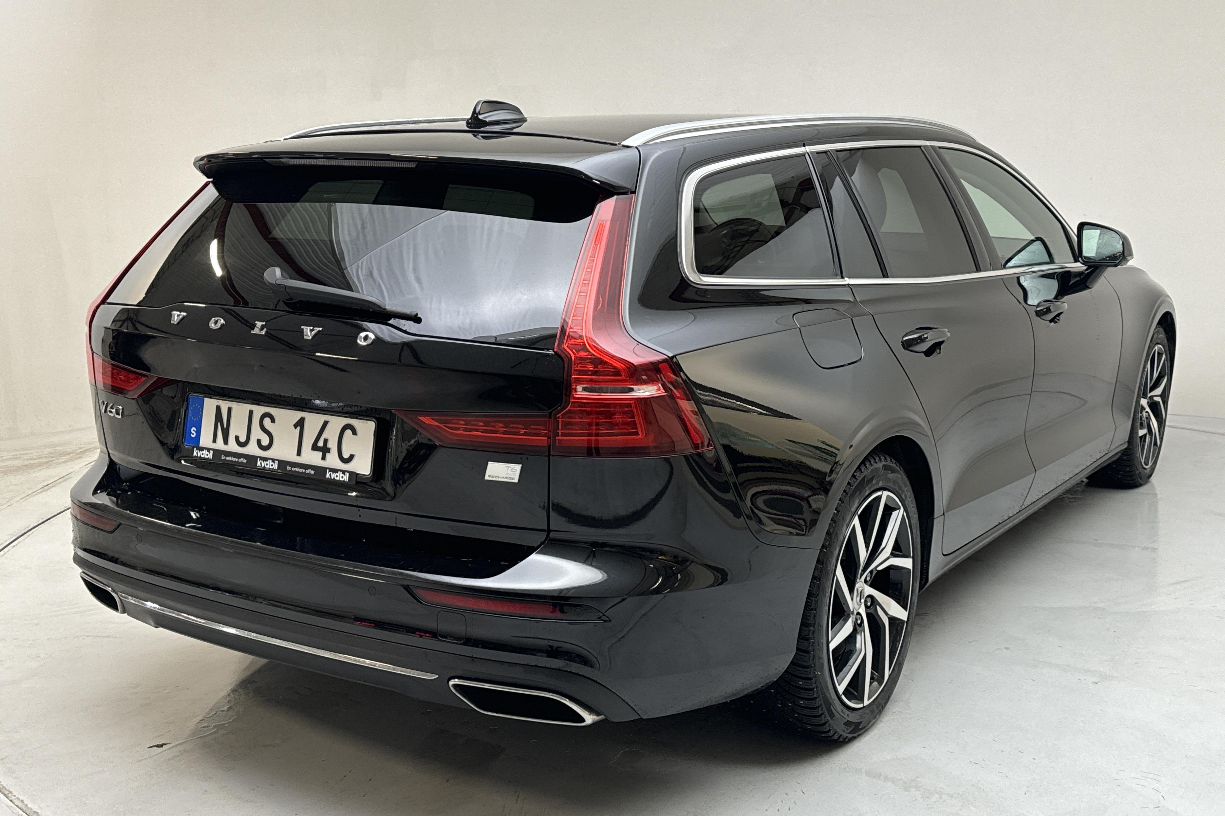 Volvo V60 T6 AWD Twin Engine (340hk) - 84 400 km - Automatic - black - 2022