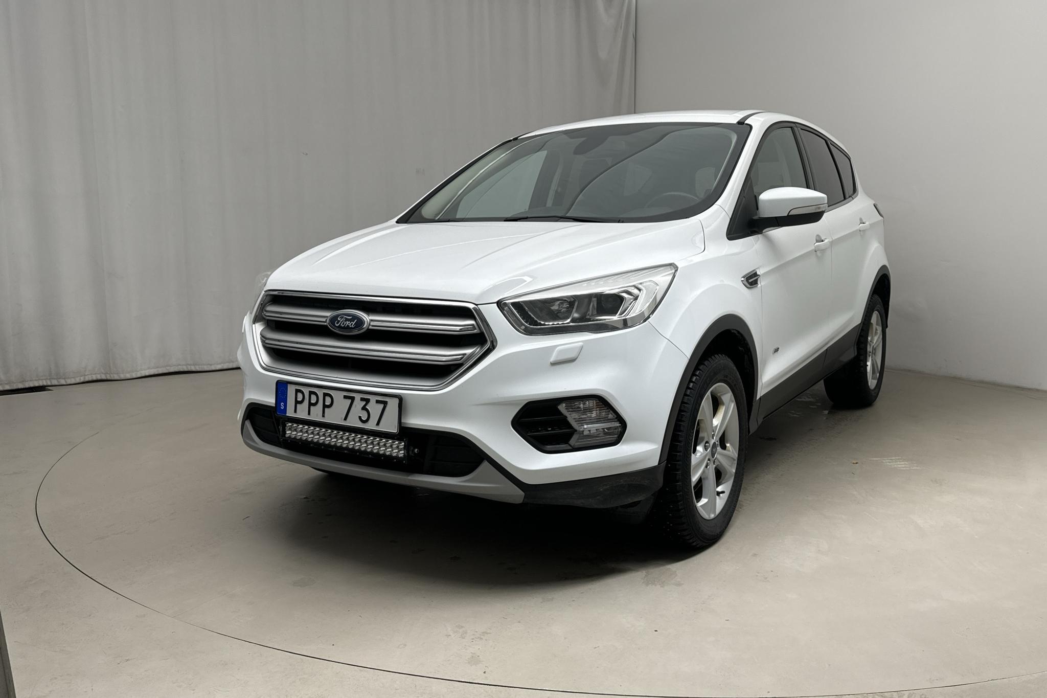 Ford Kuga 2.0 TDCi AWD (150hk) - 19 073 mil - Automat - vit - 2017