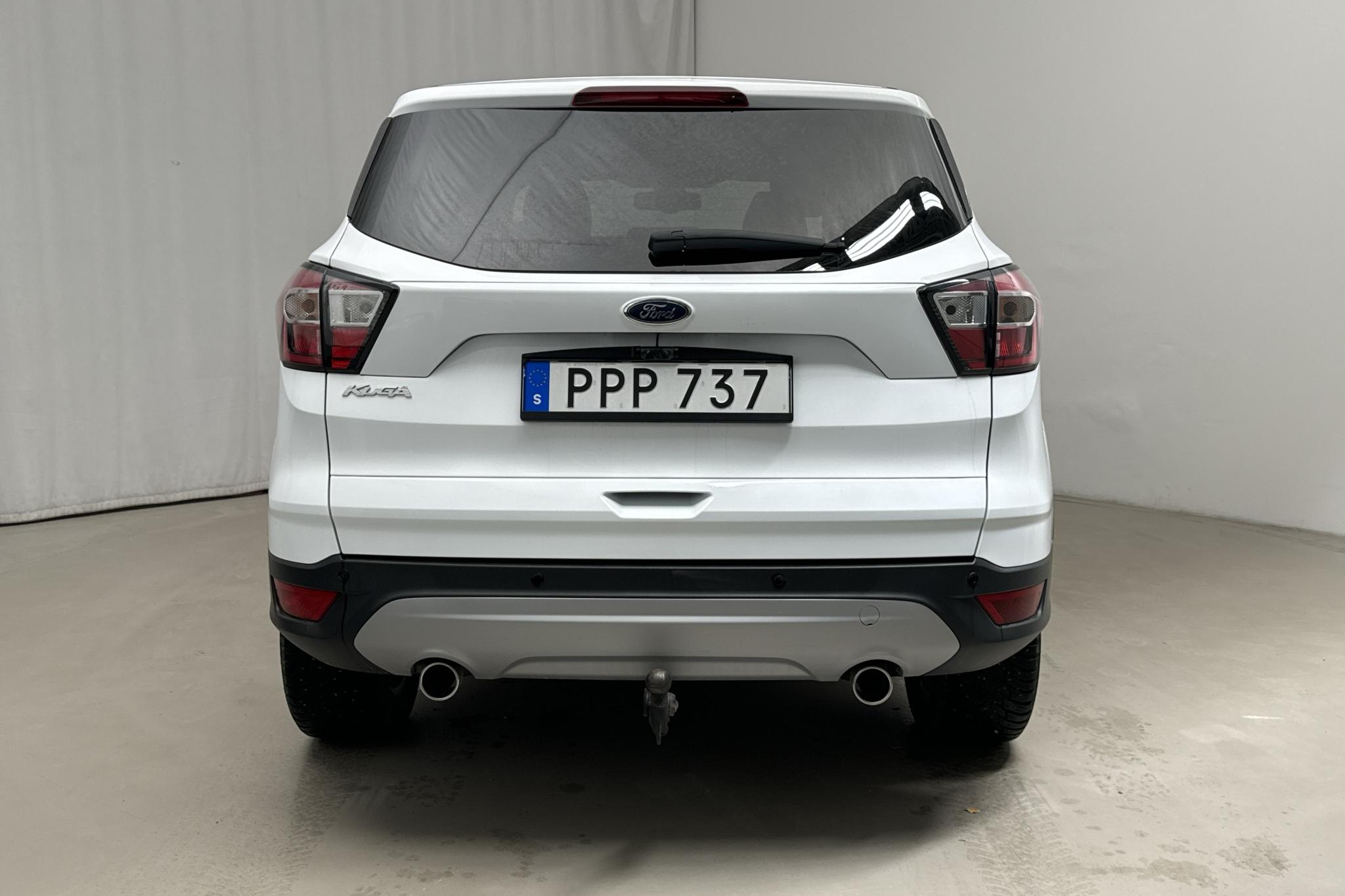 Ford Kuga 2.0 TDCi AWD (150hk) - 19 073 mil - Automat - vit - 2017