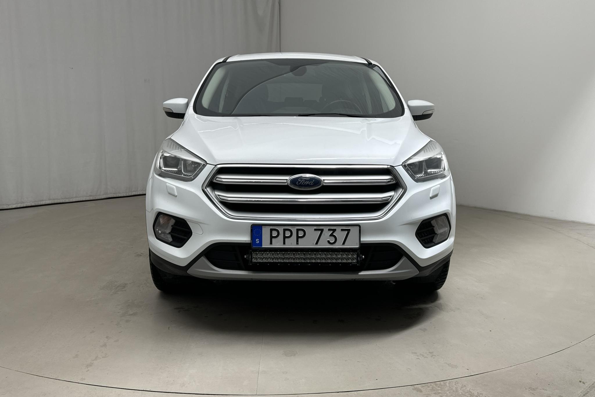 Ford Kuga 2.0 TDCi AWD (150hk) - 19 073 mil - Automat - vit - 2017