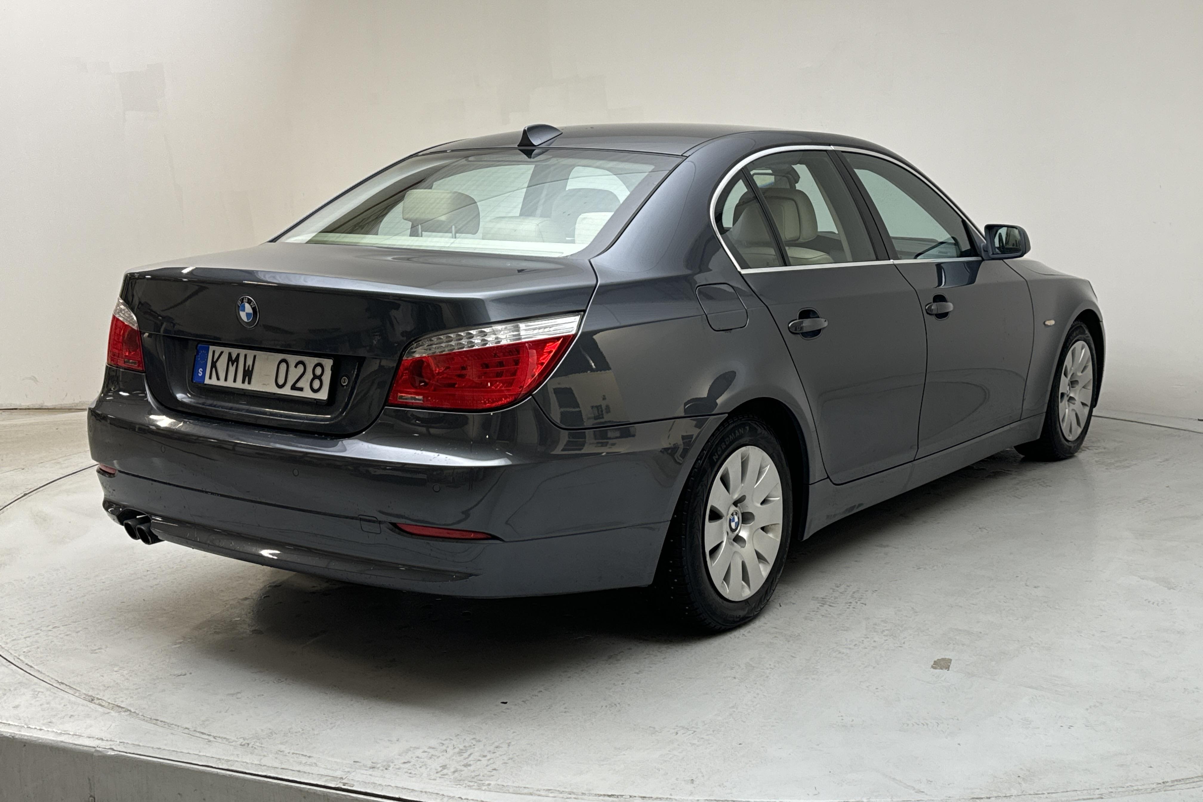 BMW 525i Sedan, E60 (218hk) - 20 046 mil - Automat - grå - 2009