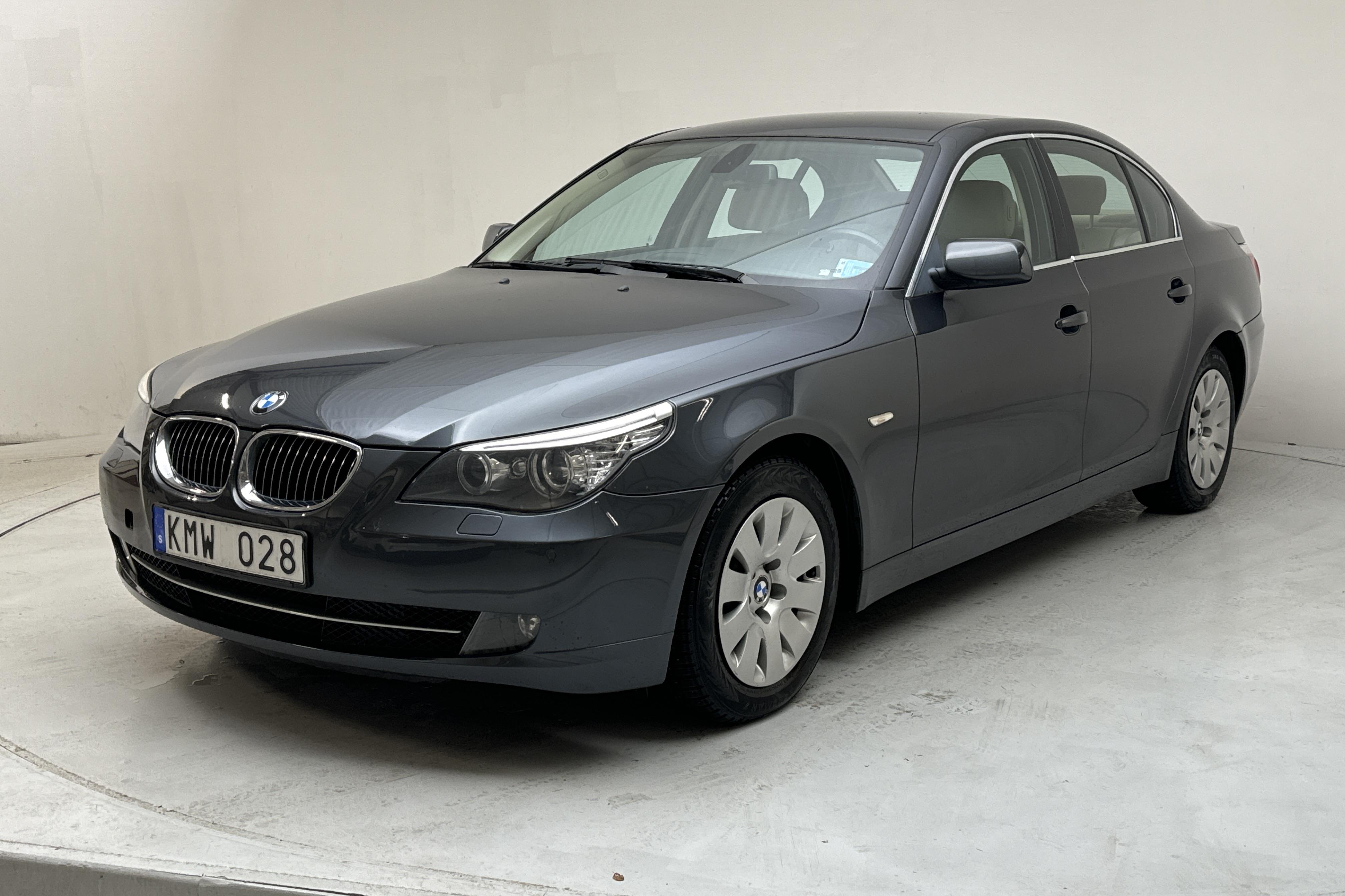 BMW 525i Sedan, E60 (218hk) - 20 046 mil - Automat - grå - 2009