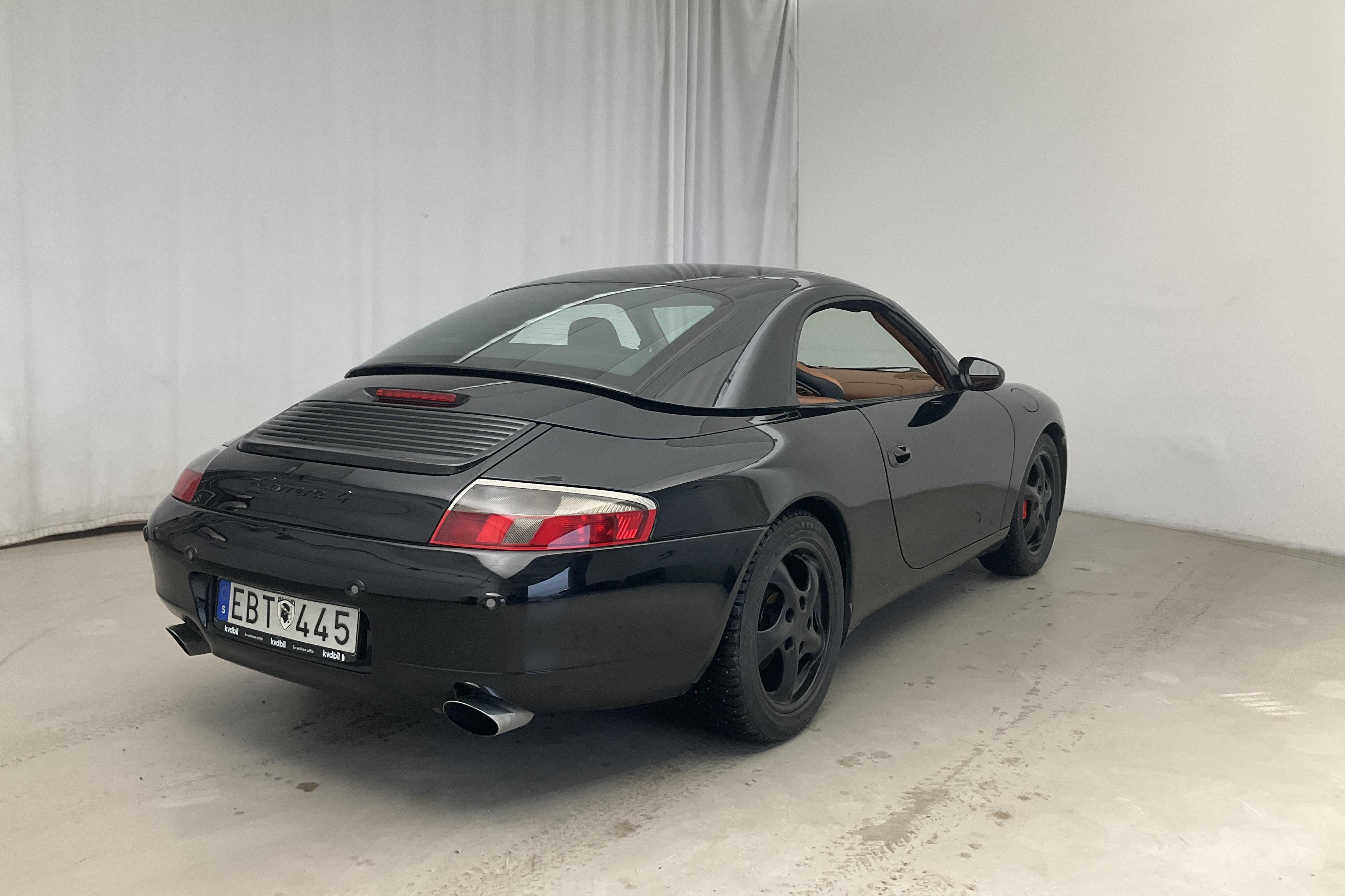 Porsche 911 Carrera 4 Cabriolet (301hk) - 18 931 mil - Automat - svart - 2001