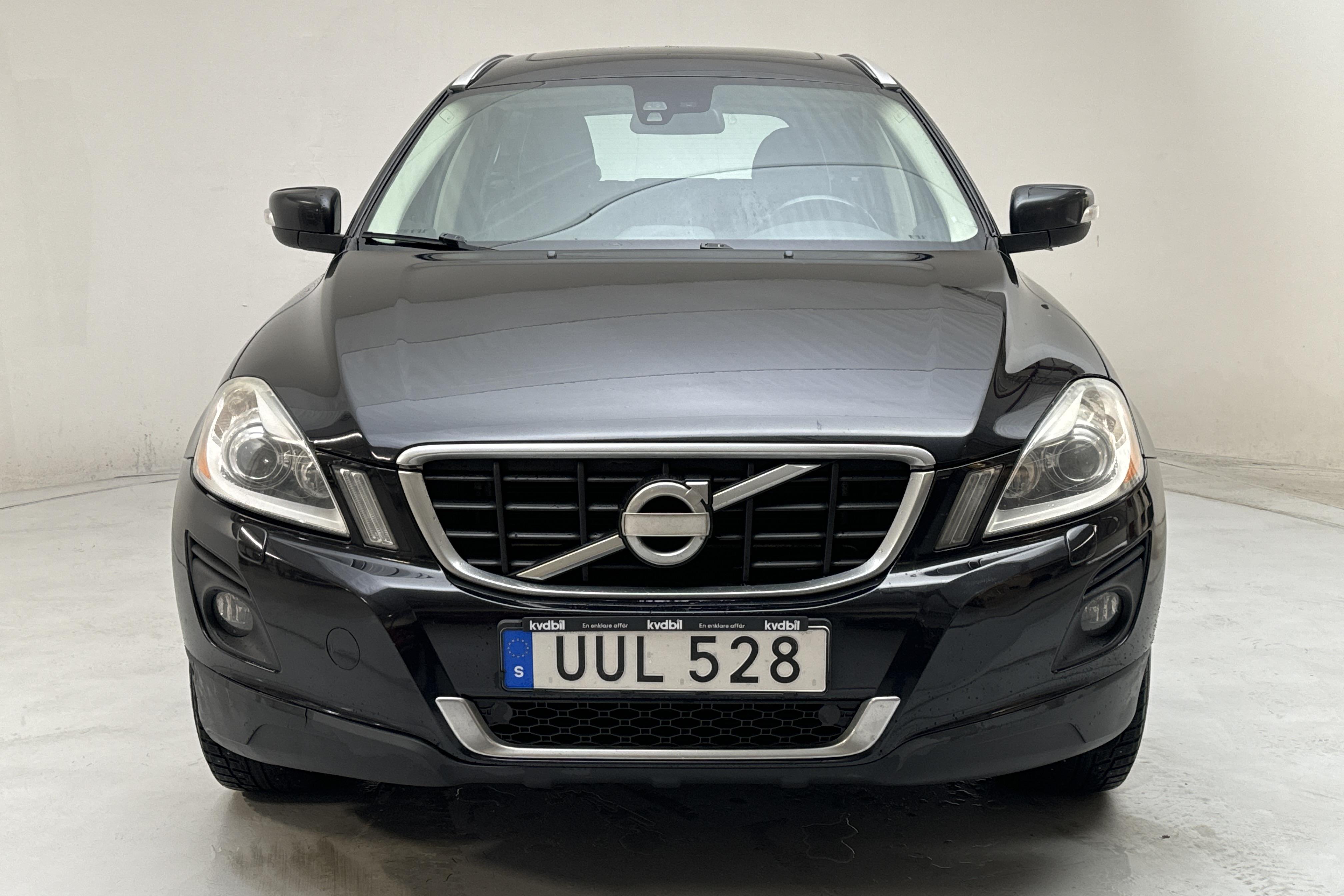 Volvo XC60 2.4D 2WD (175hk) - 24 380 mil - Manuell - svart - 2010