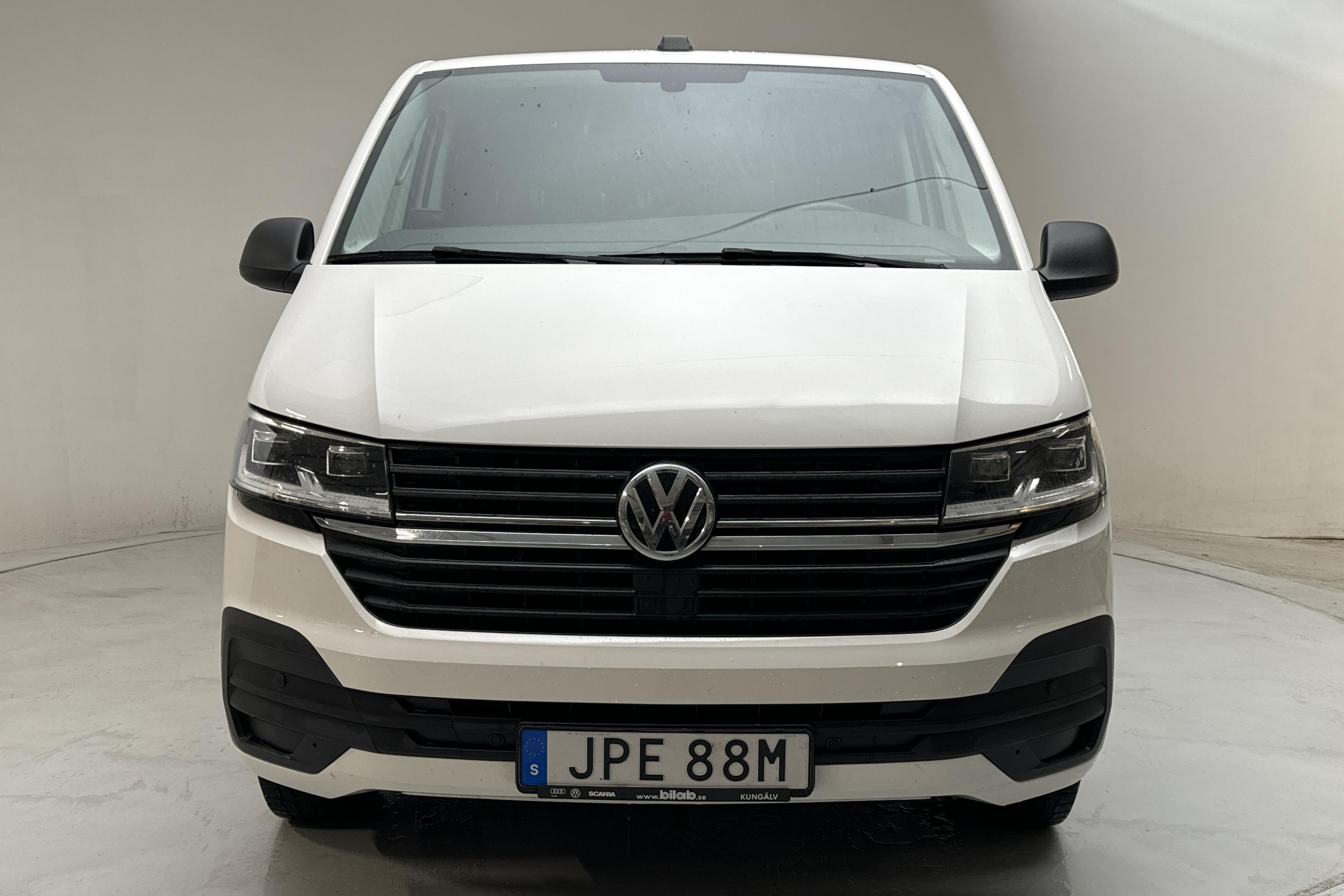 VW Transporter T6.1 Skåp TDI (110hk) - 9 170 mil - Manuell - vit - 2020