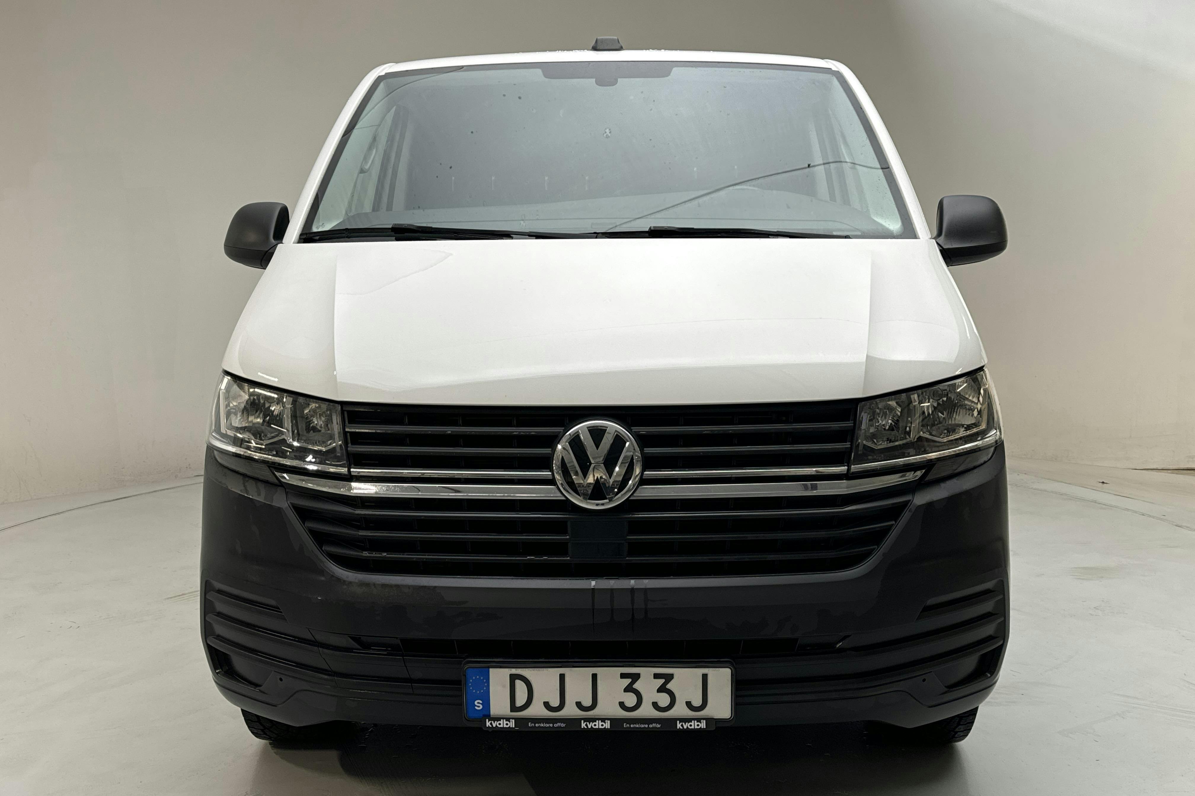 VW Transporter T6.1 Skåp TDI (110hk) - 5 179 mil - Manuell - vit - 2021