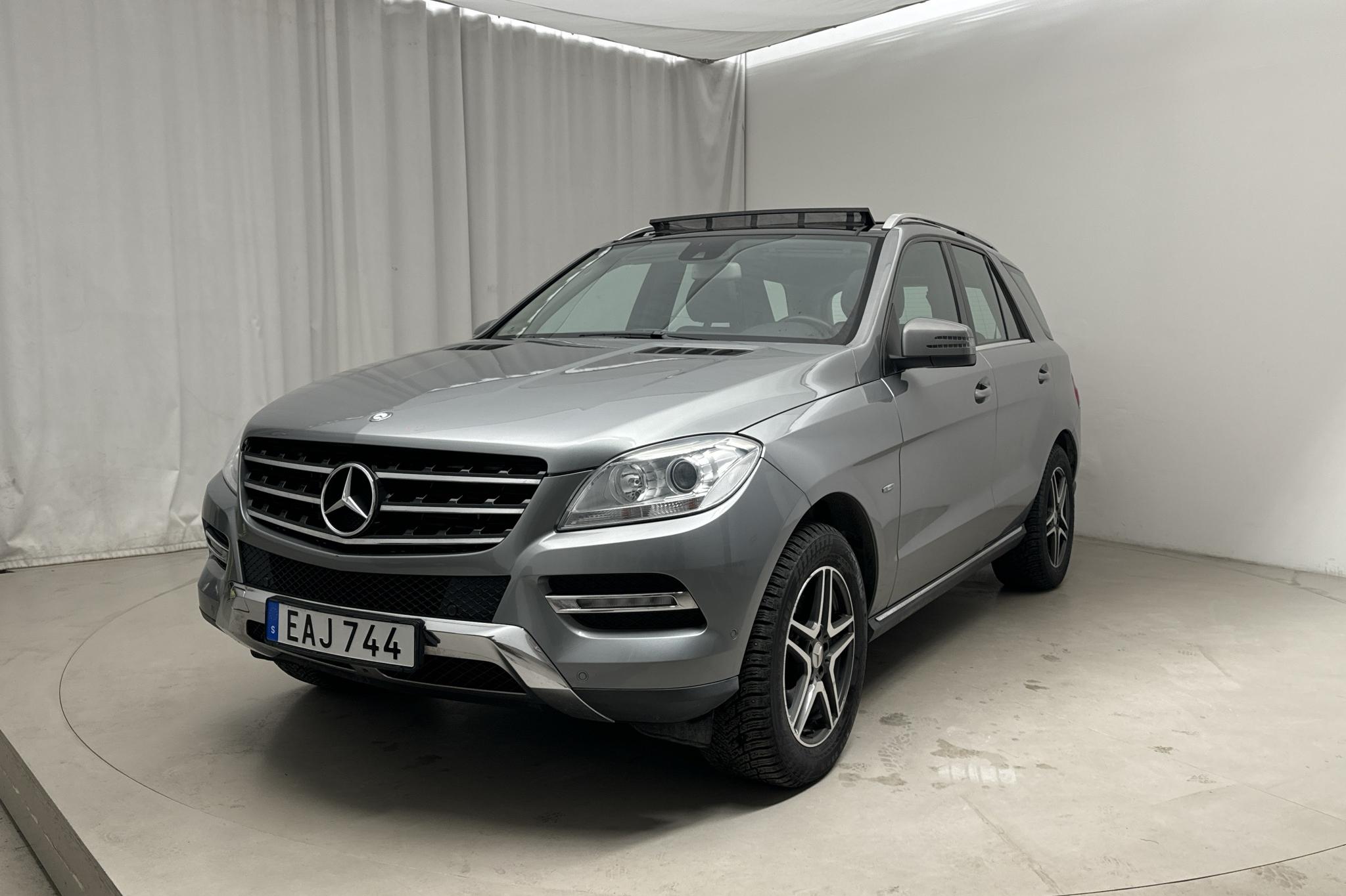 Mercedes ML 350 CDI BlueTEC W166 (258hk) - 22 309 mil - Automat - grå - 2012