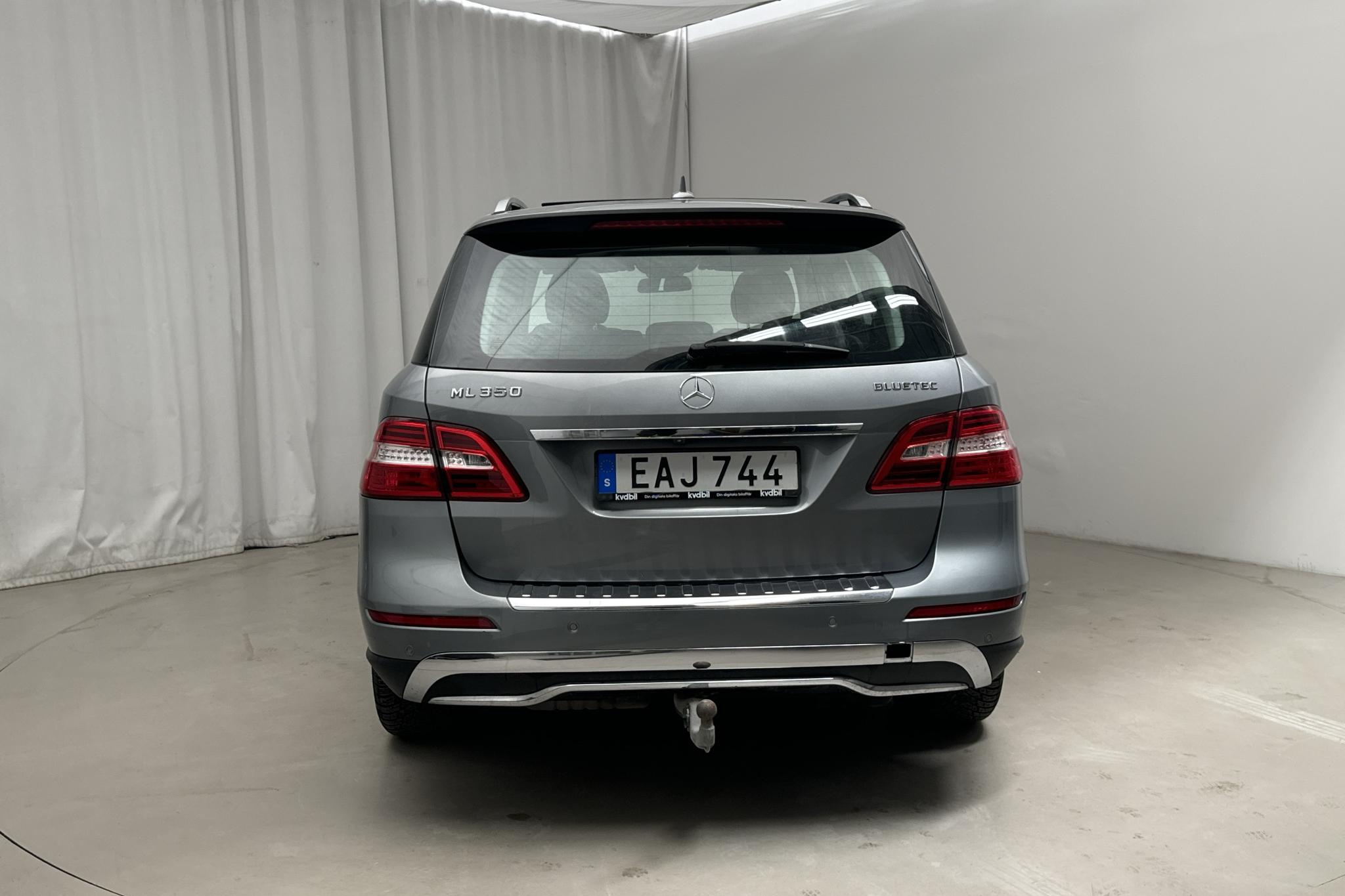 Mercedes ML 350 CDI BlueTEC W166 (258hk) - 22 309 mil - Automat - grå - 2012