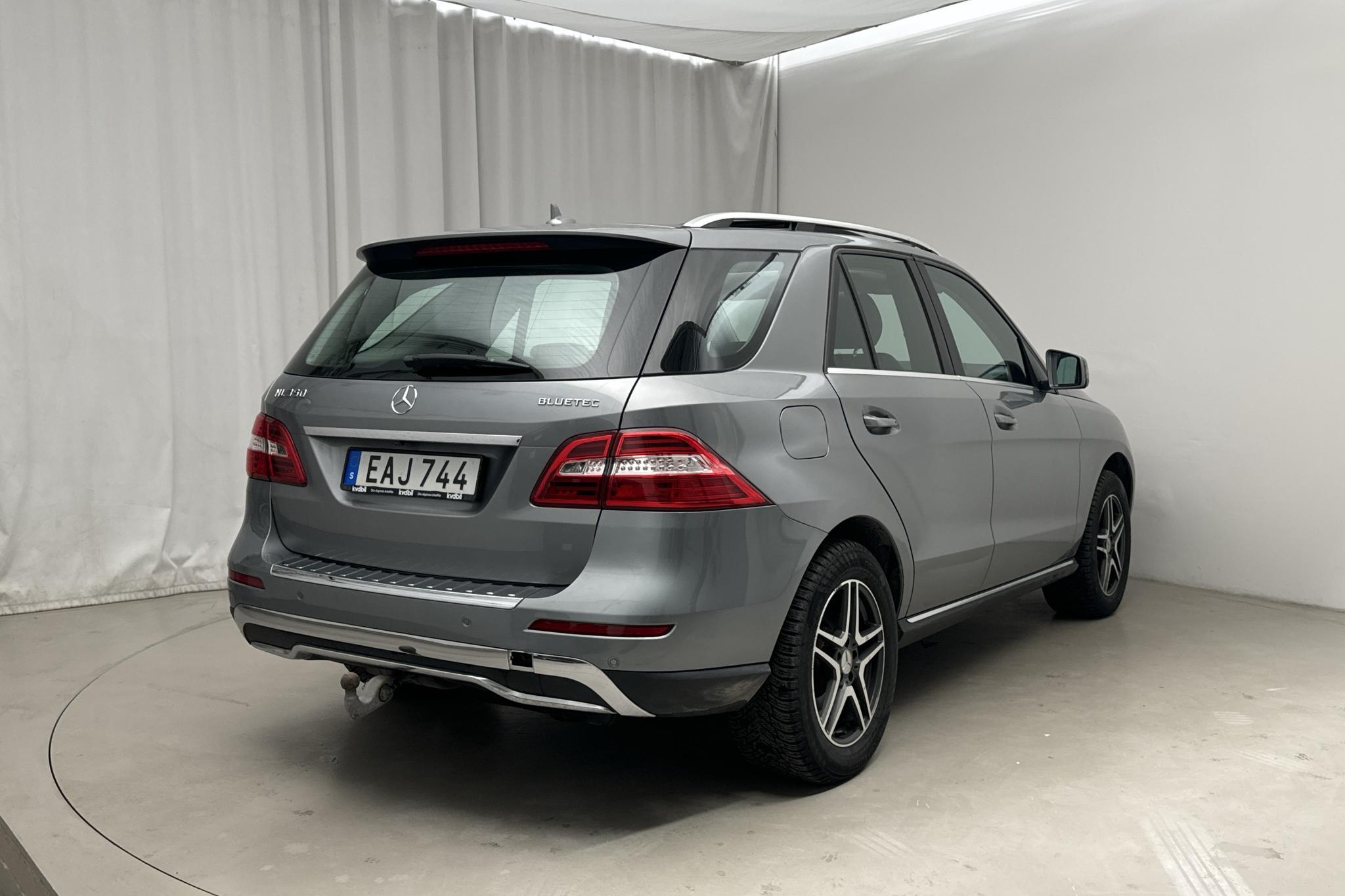 Mercedes ML 350 CDI BlueTEC W166 (258hk) - 22 309 mil - Automat - grå - 2012