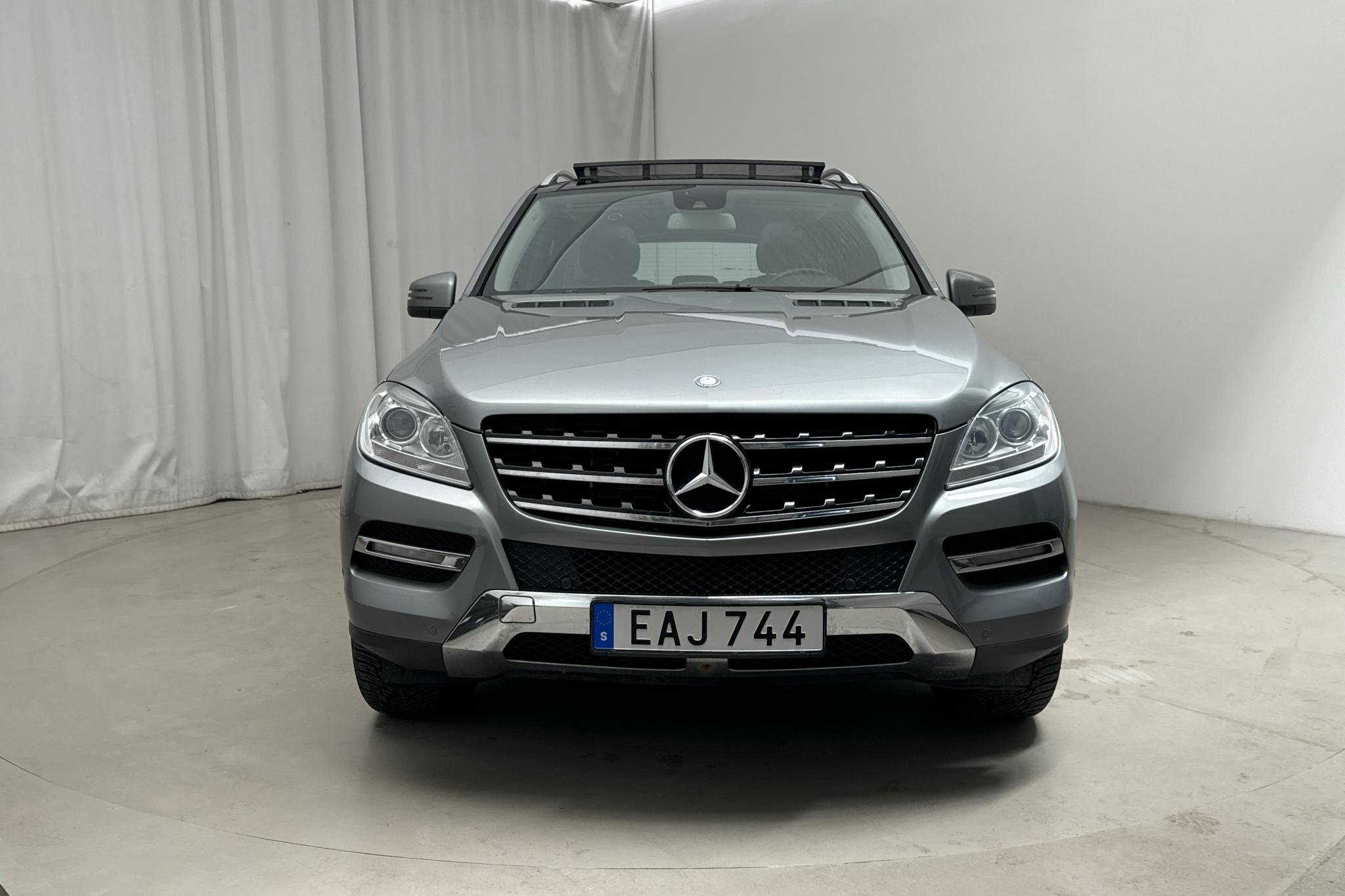 Mercedes ML 350 CDI BlueTEC W166 (258hk) - 22 309 mil - Automat - grå - 2012