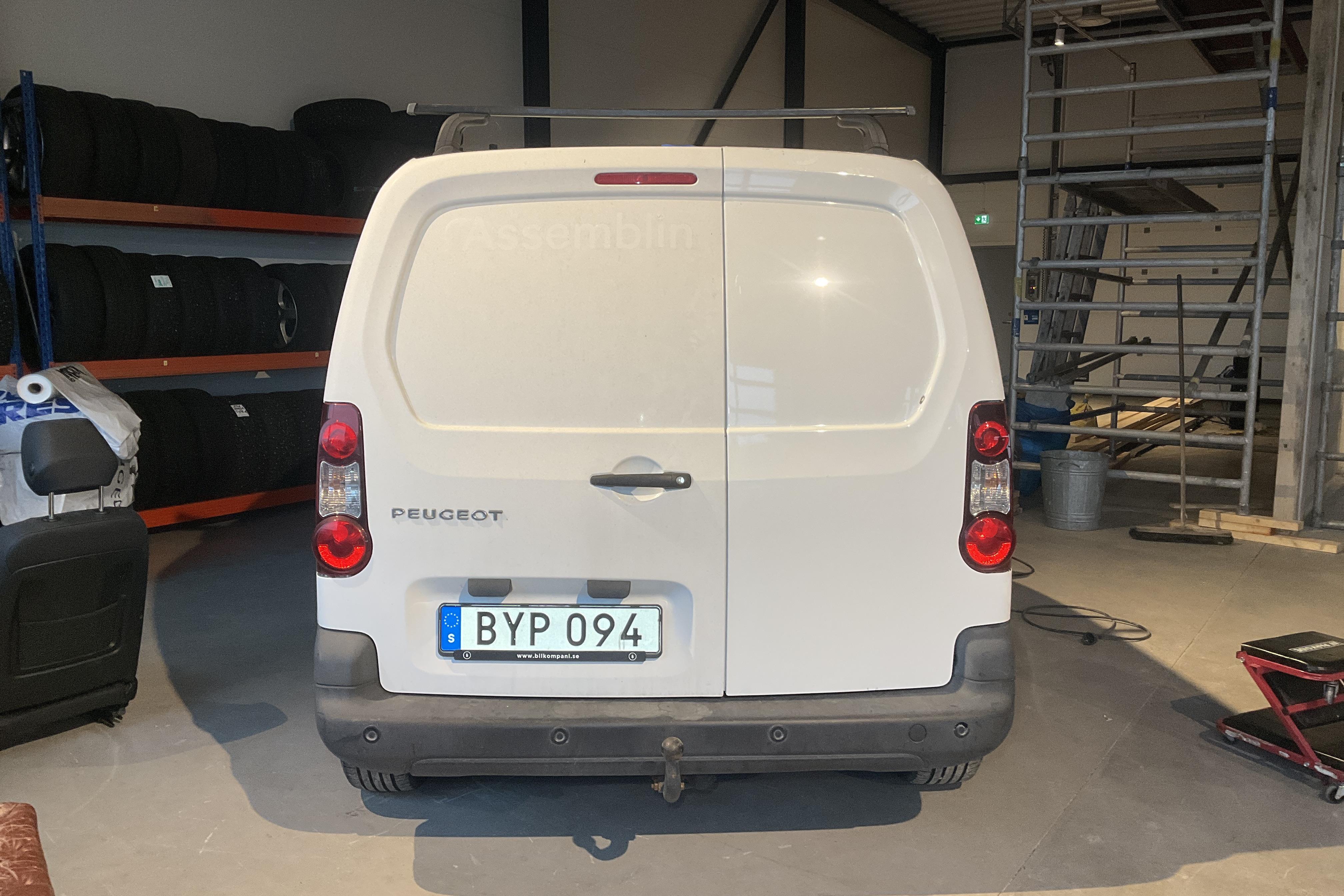 Peugeot Partner 1.6 e-HDI Skåp (90hk) - 81 250 km - Käsitsi - valge - 2014