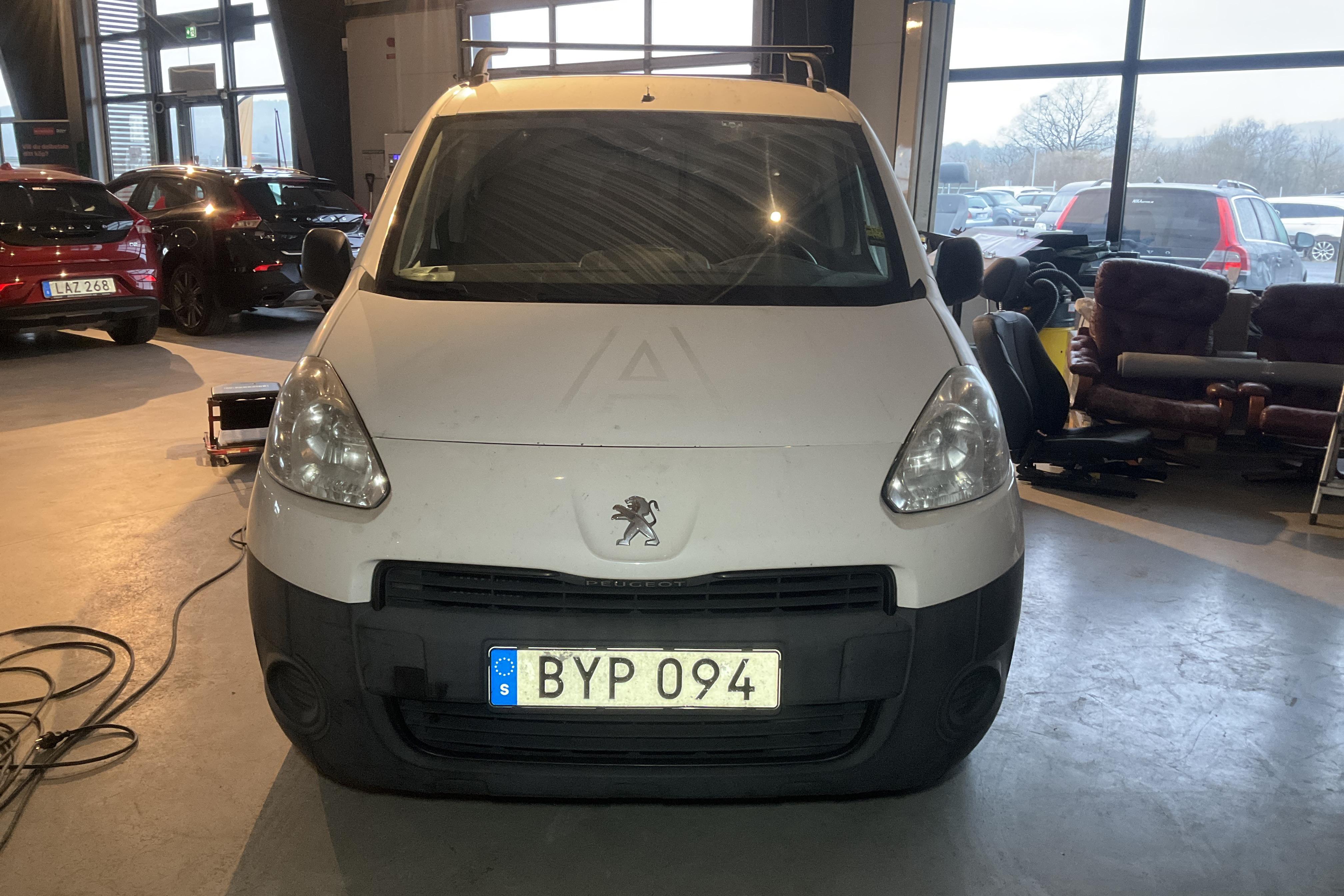 Peugeot Partner 1.6 e-HDI Skåp (90hk) - 81 250 km - Käsitsi - valge - 2014