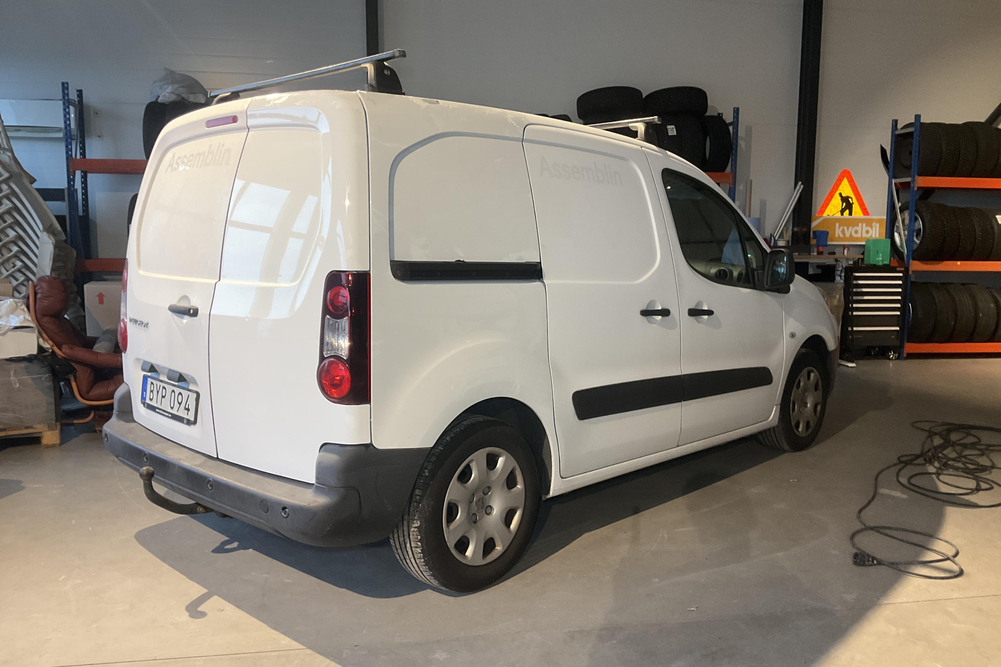 Peugeot Partner 1.6 e-HDI Skåp (90hk) - 81 250 km - Käsitsi - valge - 2014