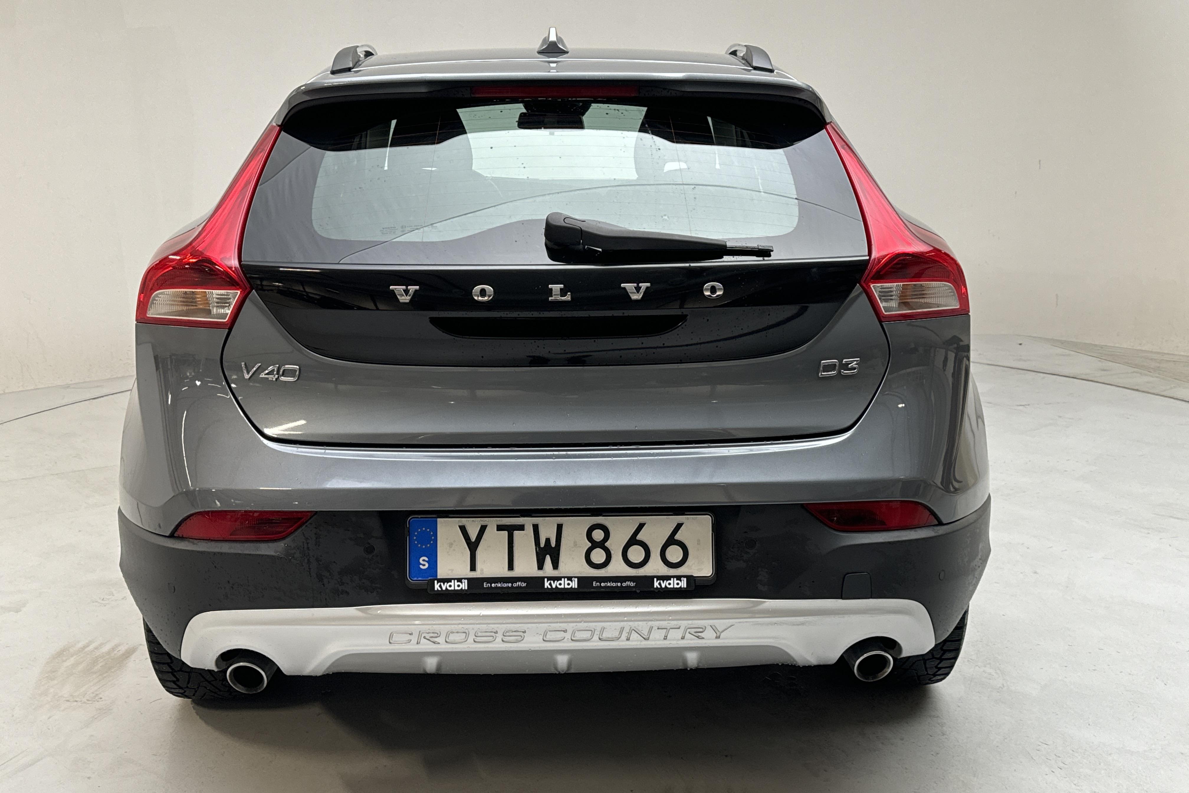 Volvo V40 Cross Country D3 (150hk) - 93 350 km - Automatyczna - szary - 2019