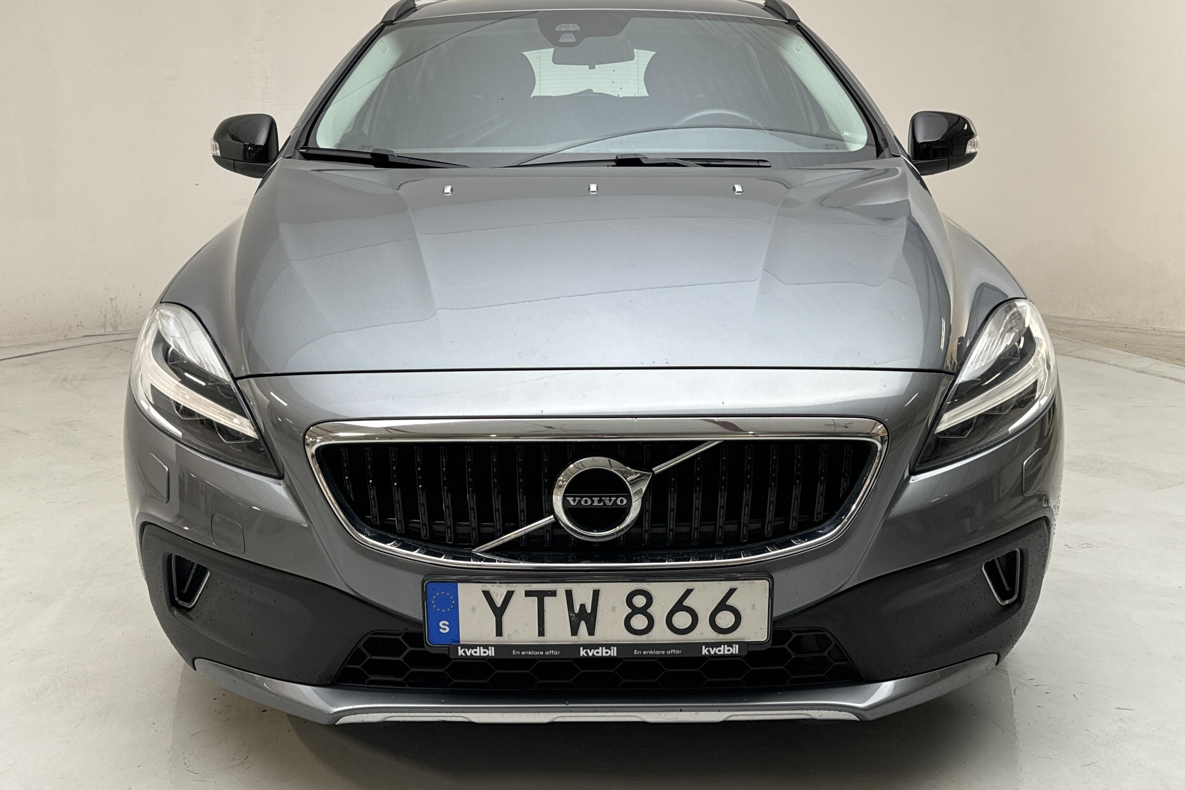 Volvo V40 Cross Country D3 (150hk) - 93 350 km - Automatyczna - szary - 2019