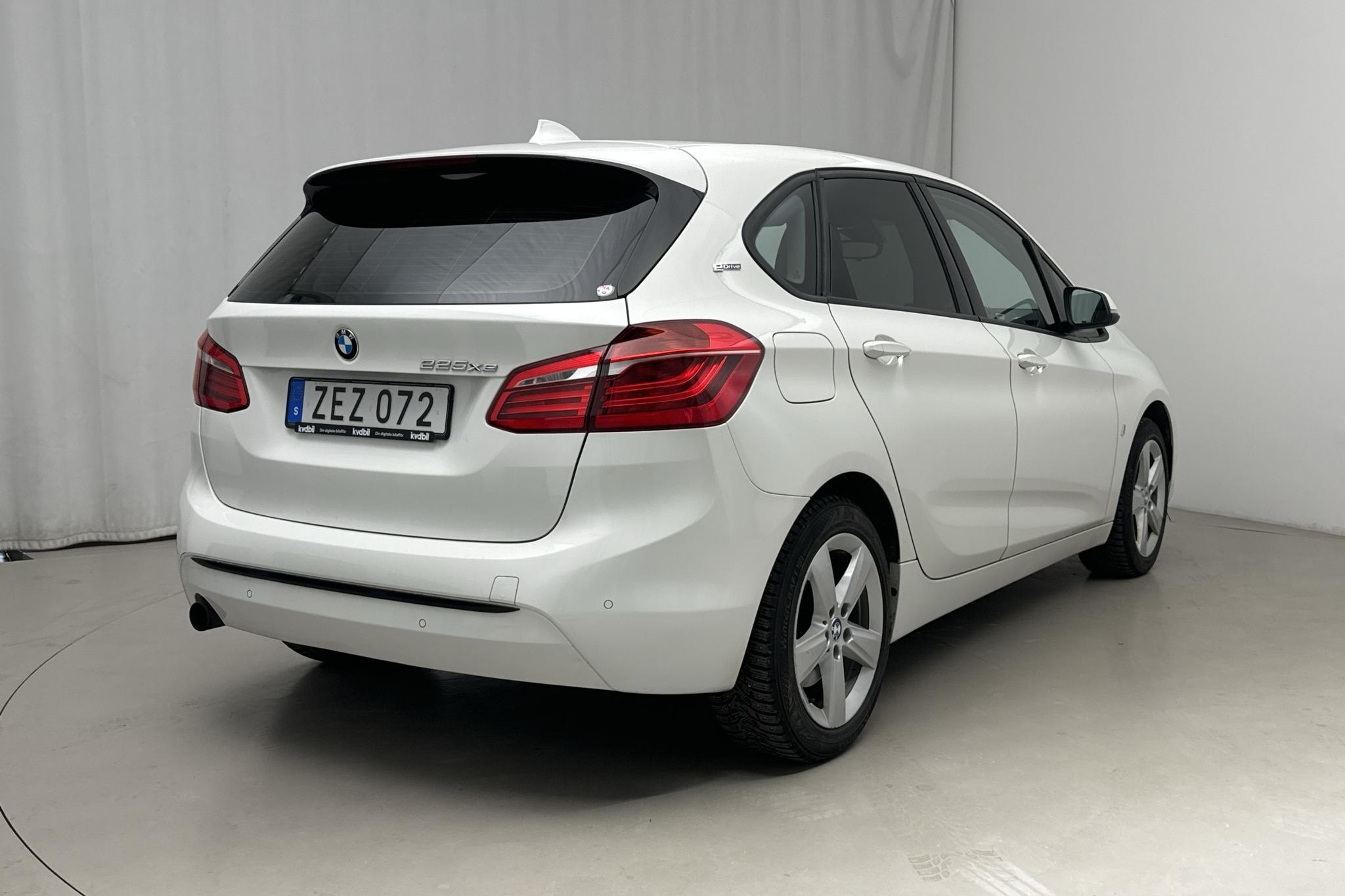 BMW 225xe Active Tourer, F45 (224hk) - 17 243 mil - Automat - vit - 2018