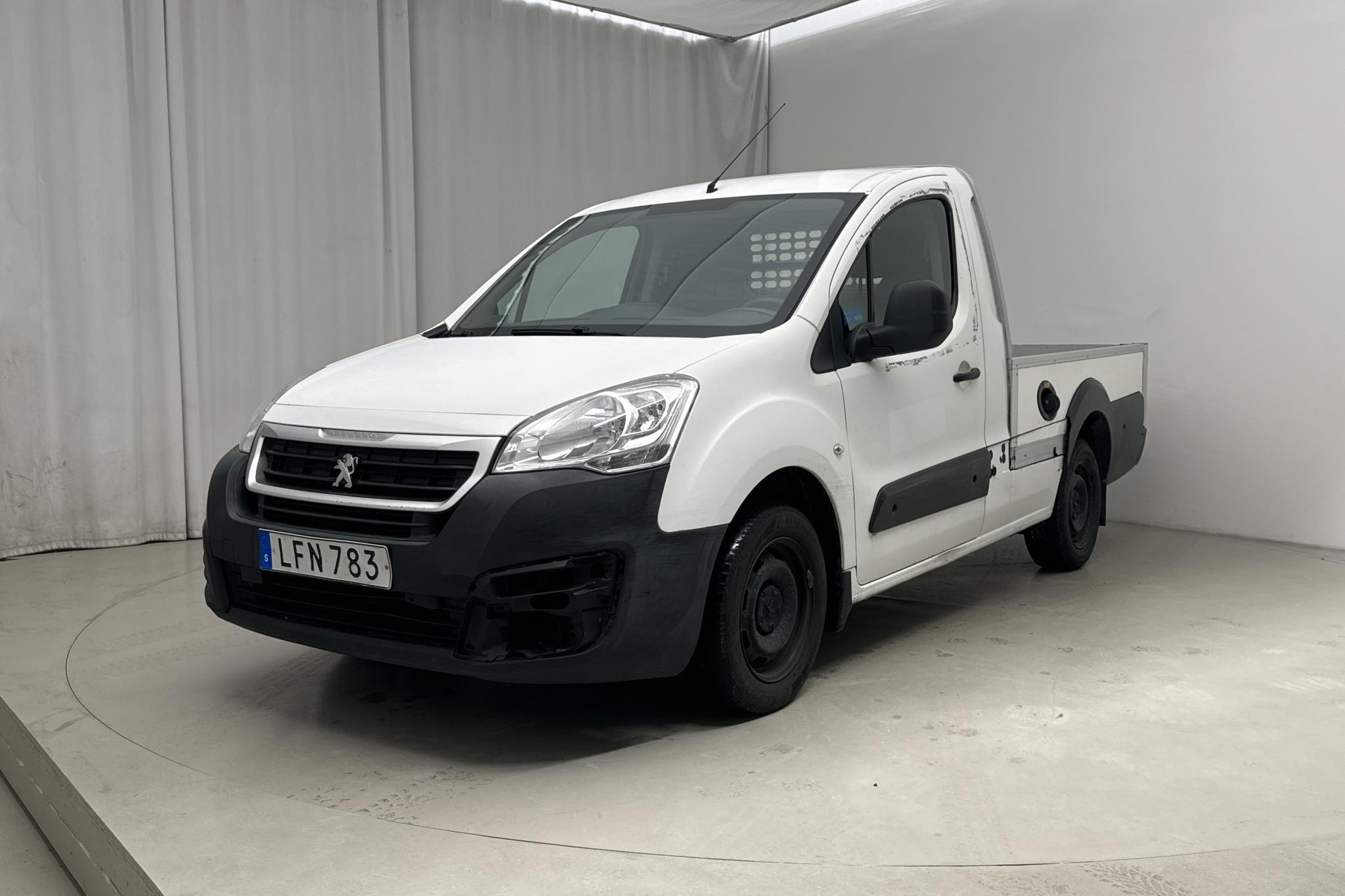 Peugeot Partner Pickup 1.6 BlueHDi (99hk) - 9 473 mil - Manuell - vit - 2017