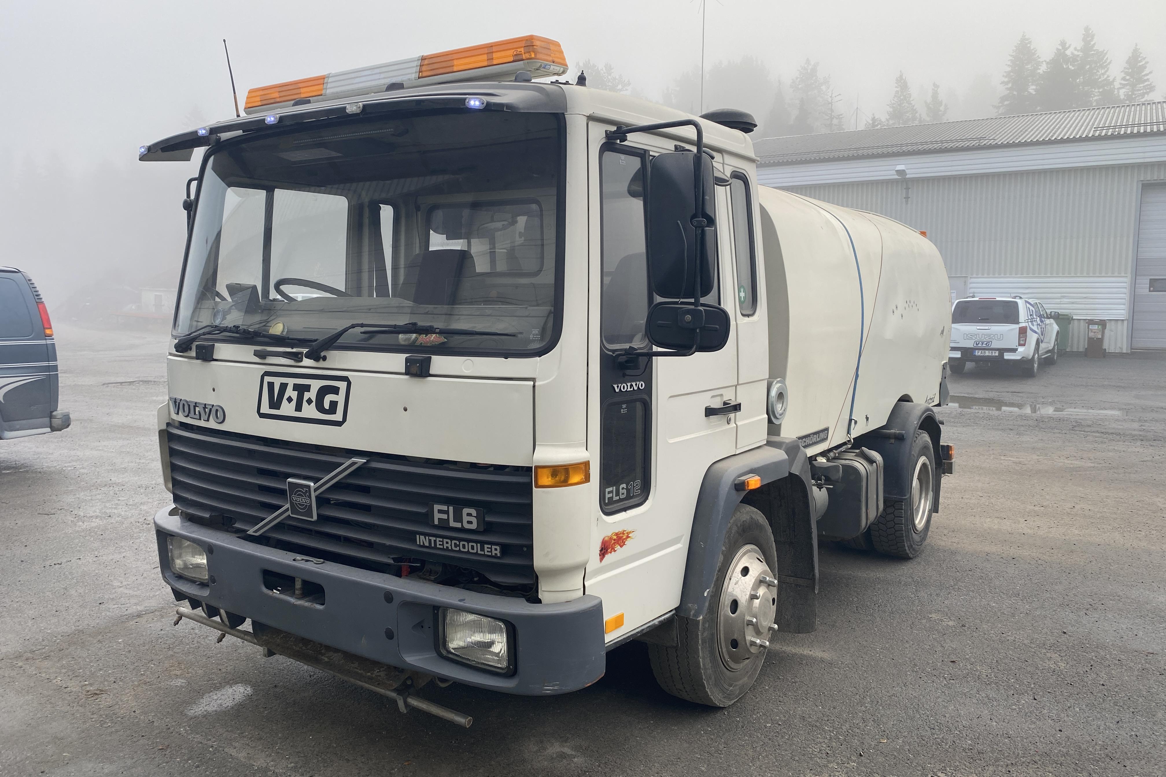 VOLVO FL612AVK - 159 613 km - Automat - vit - 1990