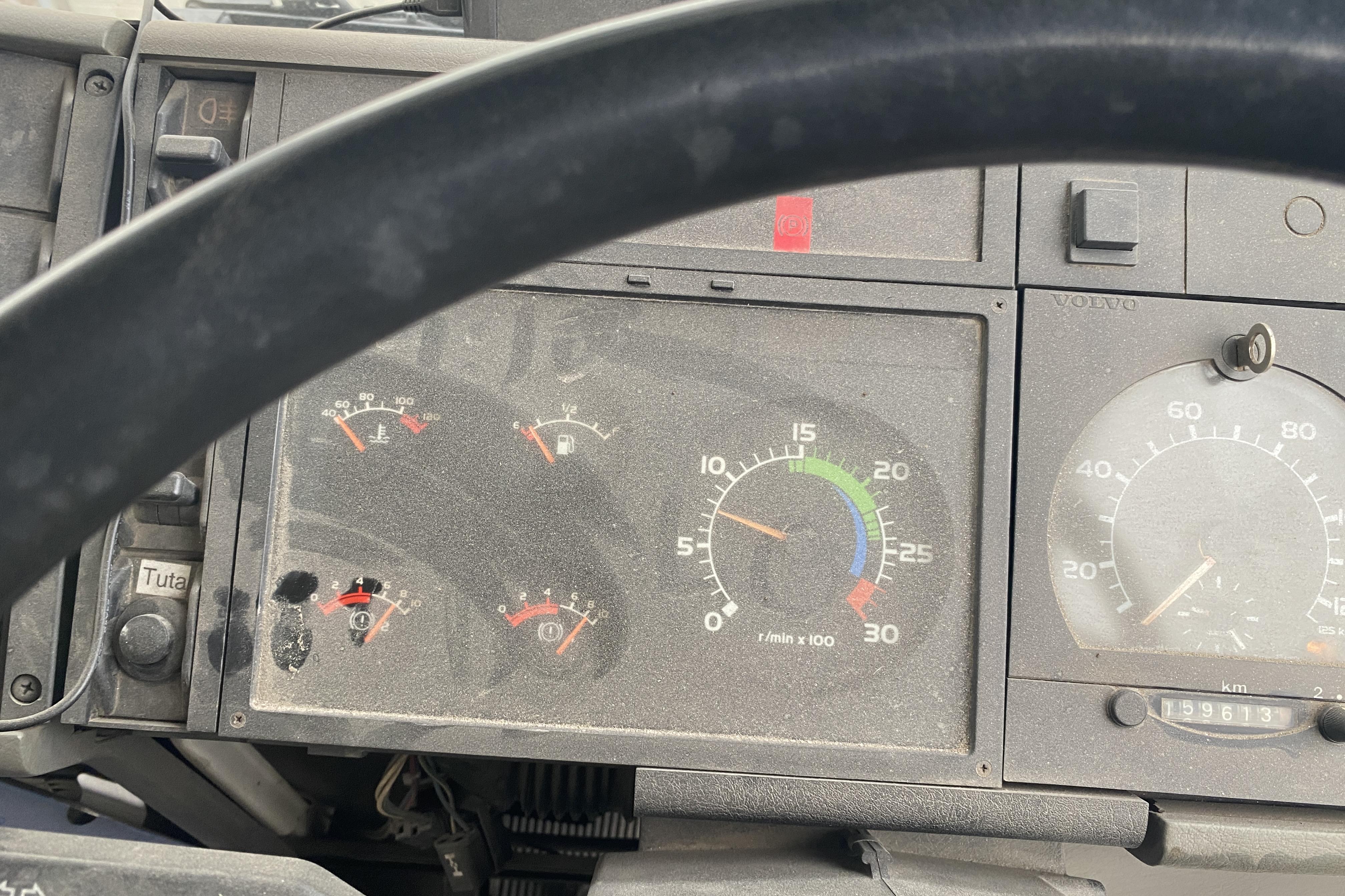 VOLVO FL612AVK - 159 613 km - Automat - vit - 1990