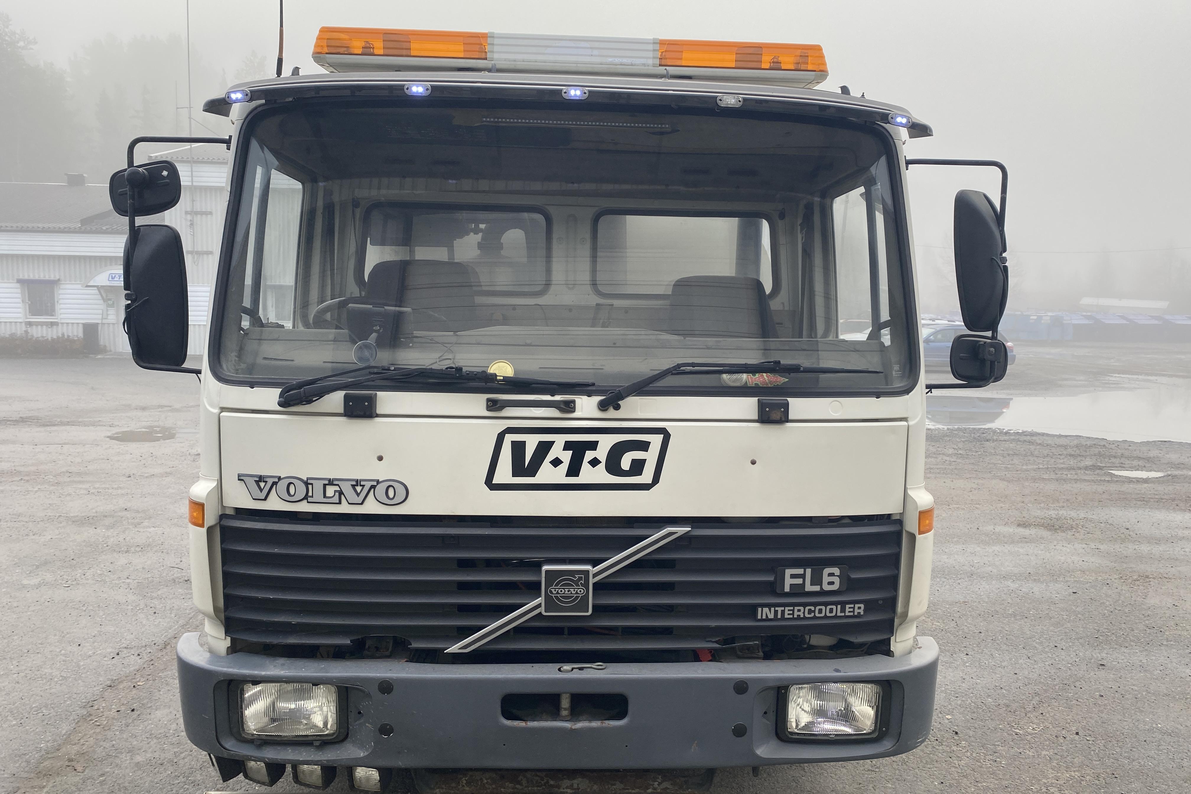 VOLVO FL612AVK - 159 613 km - Automat - vit - 1990