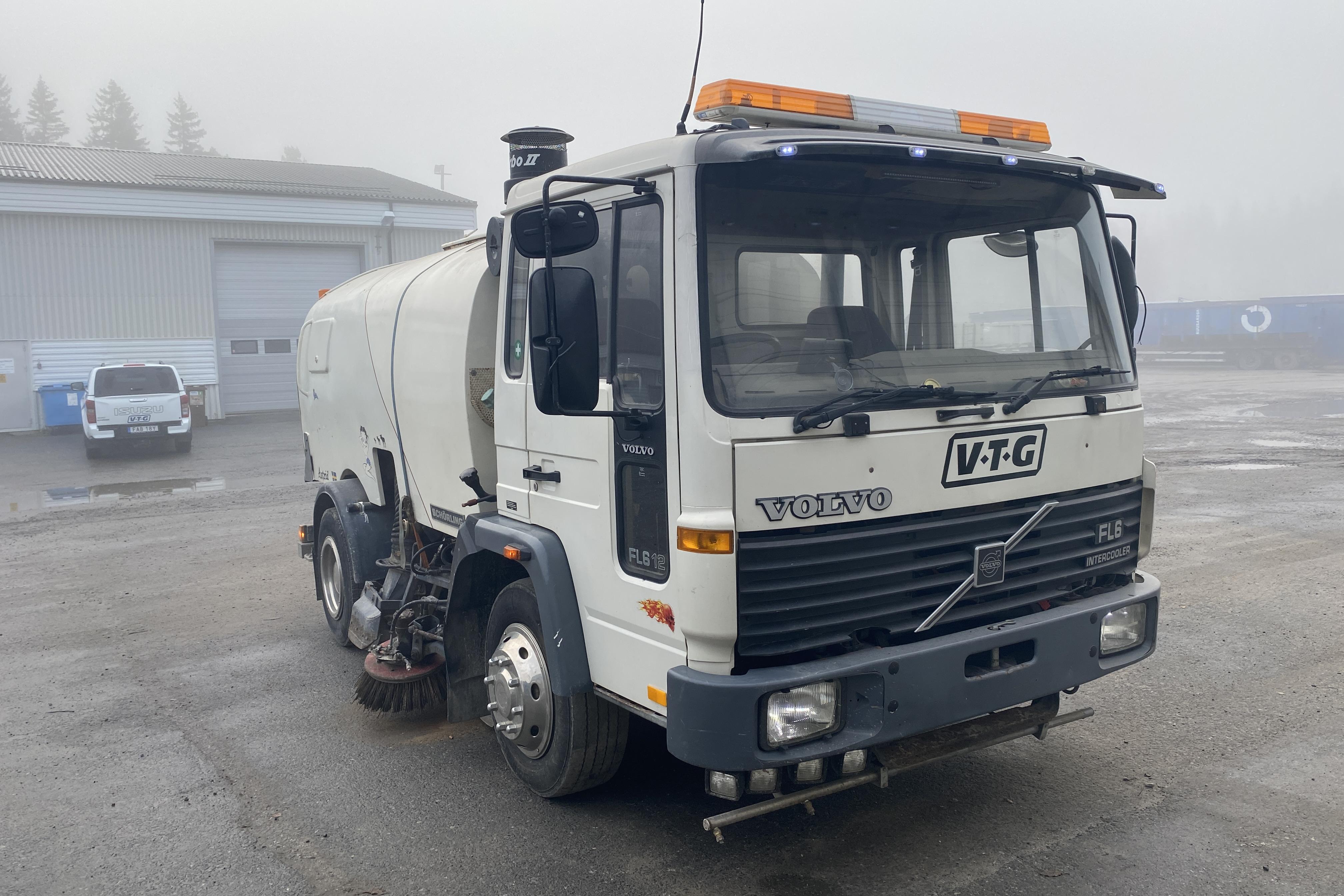 VOLVO FL612AVK - 159 613 km - Automat - vit - 1990