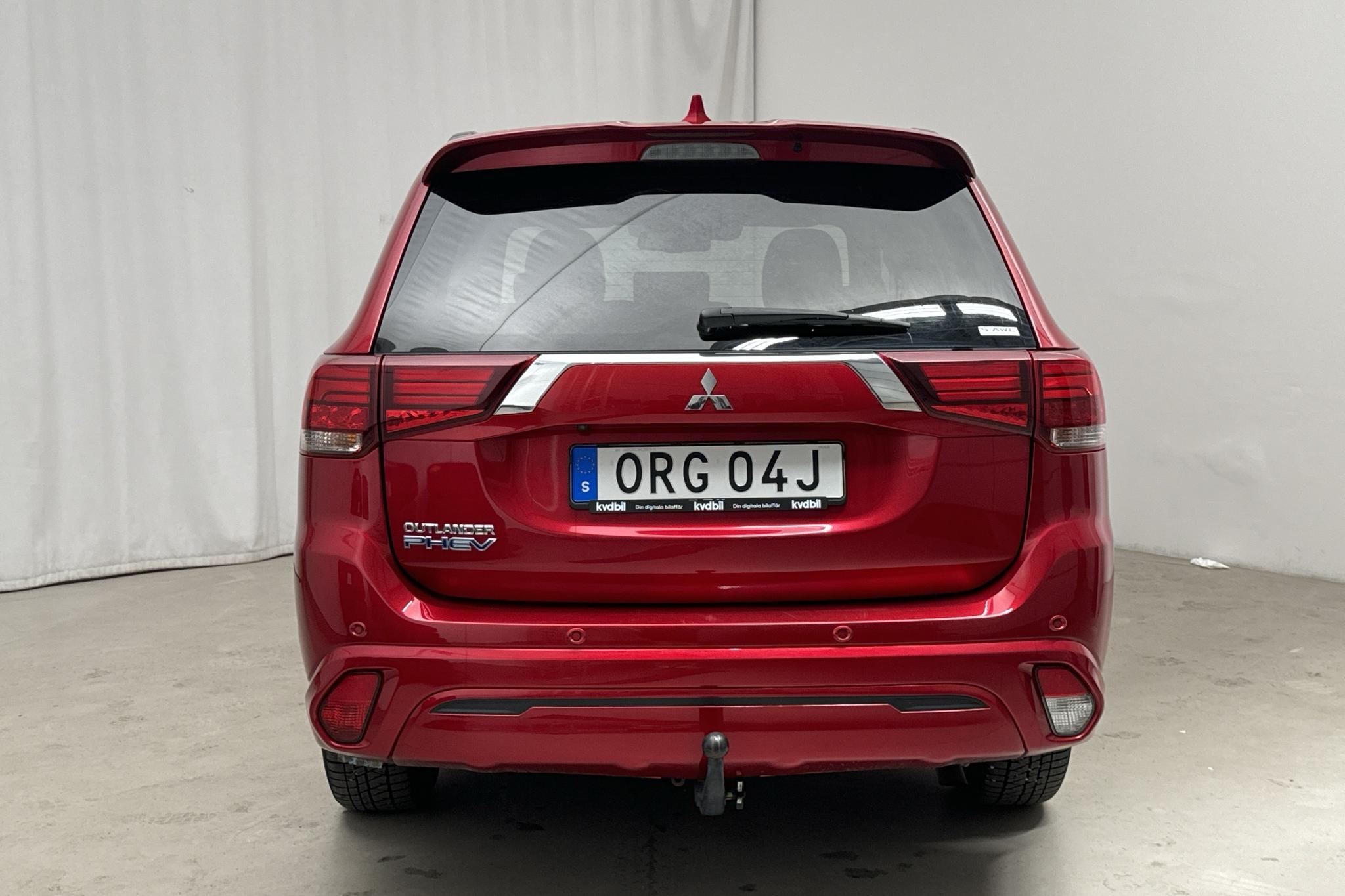 Mitsubishi Outlander 2.4 Plug-in Hybrid 4WD (136hk) - 9 288 mil - Automat - röd - 2020