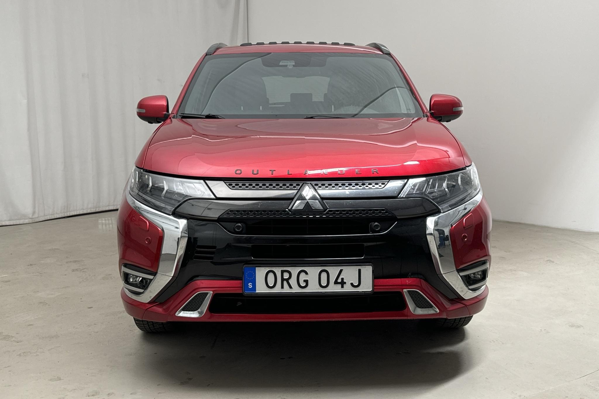 Mitsubishi Outlander 2.4 Plug-in Hybrid 4WD (136hk) - 9 288 mil - Automat - röd - 2020