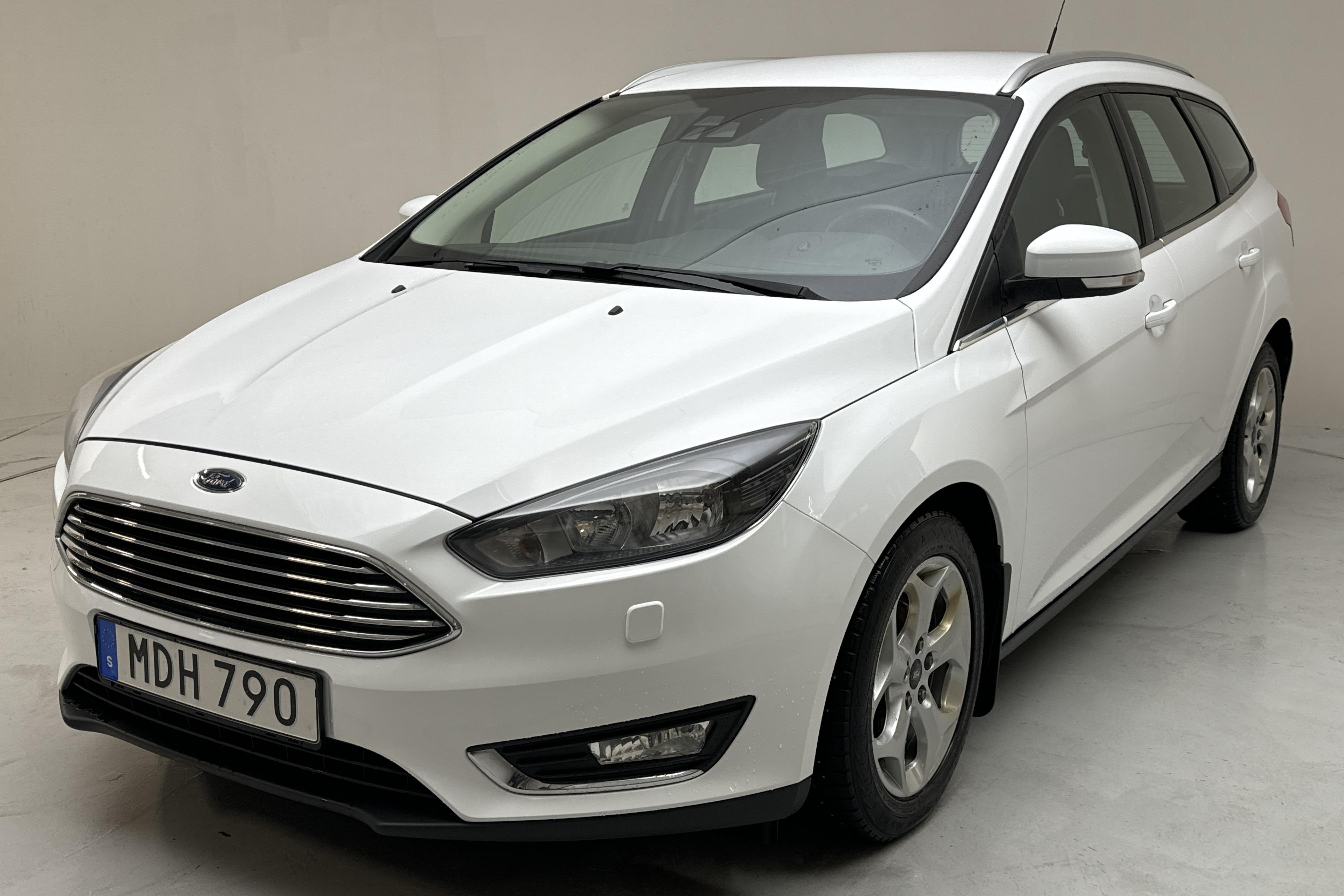 Ford Focus 1.0 EcoBoost Kombi (125hk) - 133 040 km - Manualna - biały - 2016