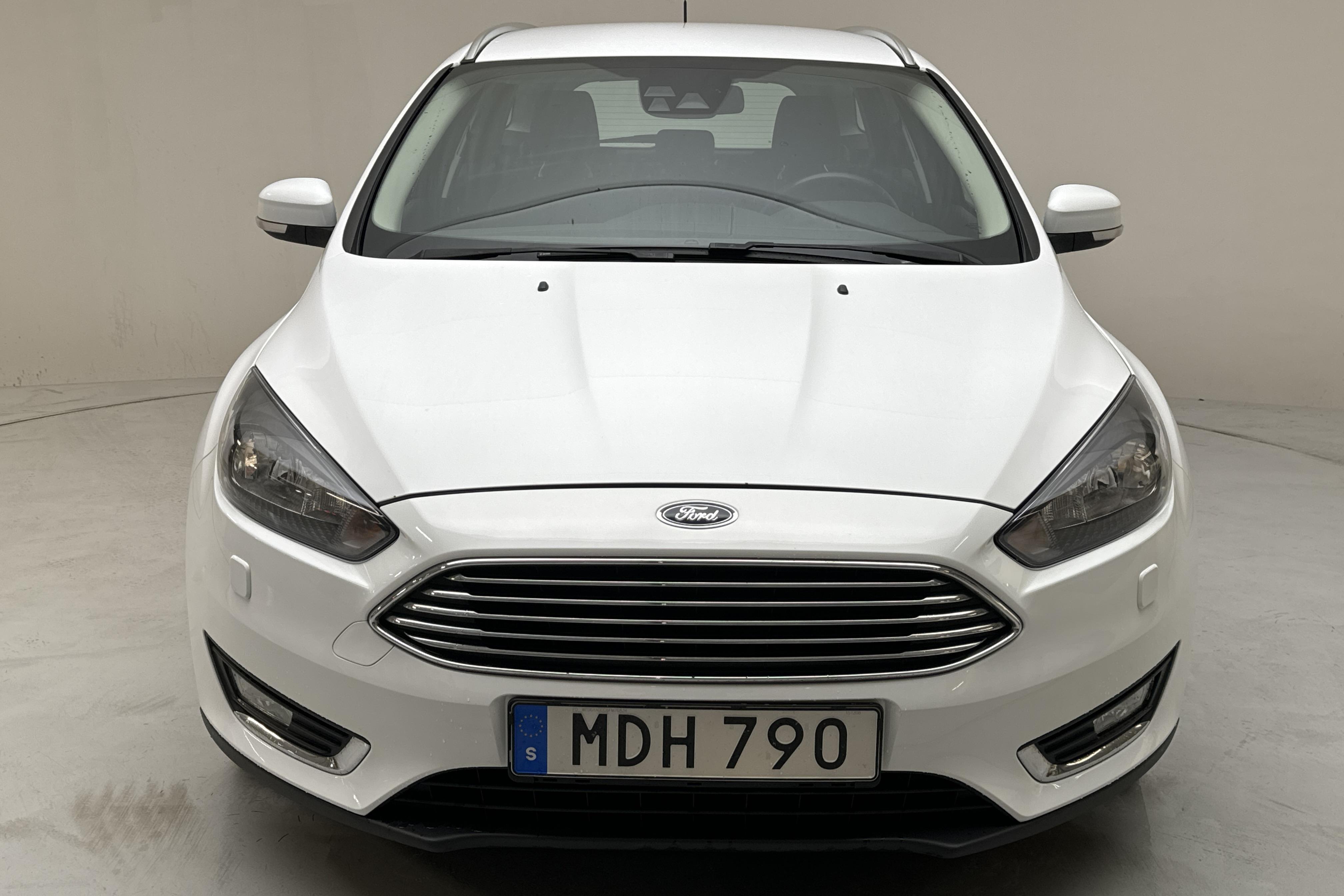 Ford Focus 1.0 EcoBoost Kombi (125hk) - 133 040 km - Manualna - biały - 2016