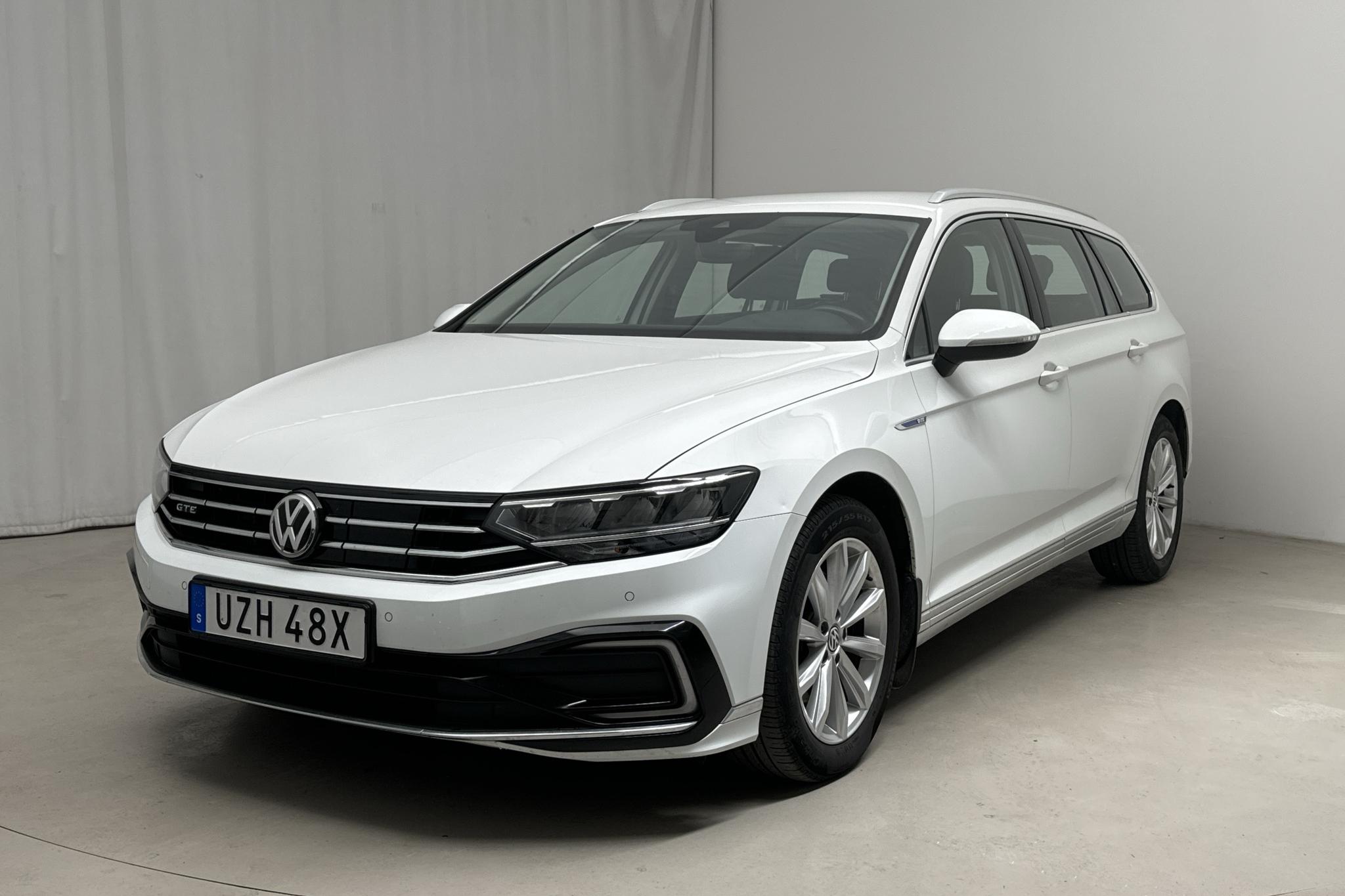 VW Passat 1.4 GTE Sportscombi (218hk) - 102 290 km - Automaatne - valge - 2020