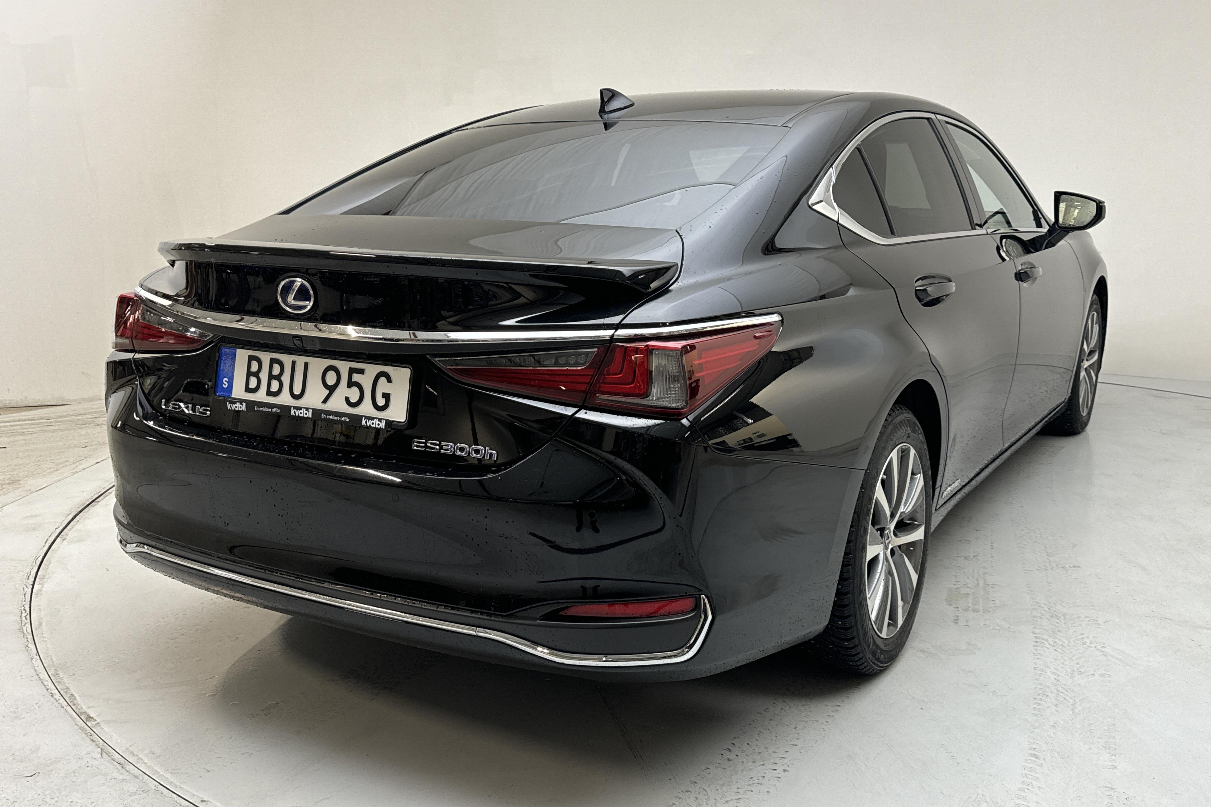 Lexus ES 300h (218hk) - 97 180 km - Automatic - black - 2019