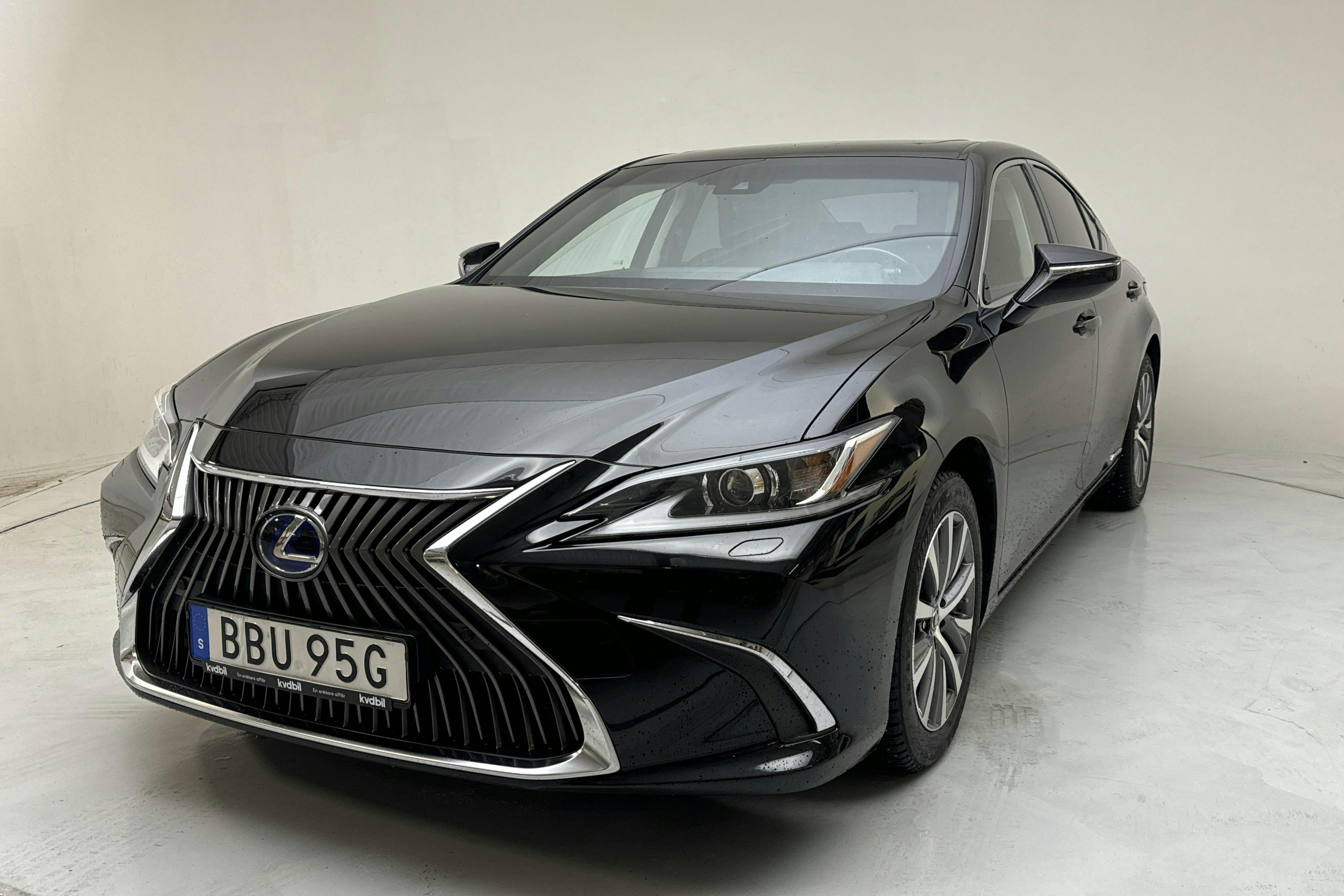 Lexus ES 300h (218hk) - 97 180 km - Automatic - black - 2019