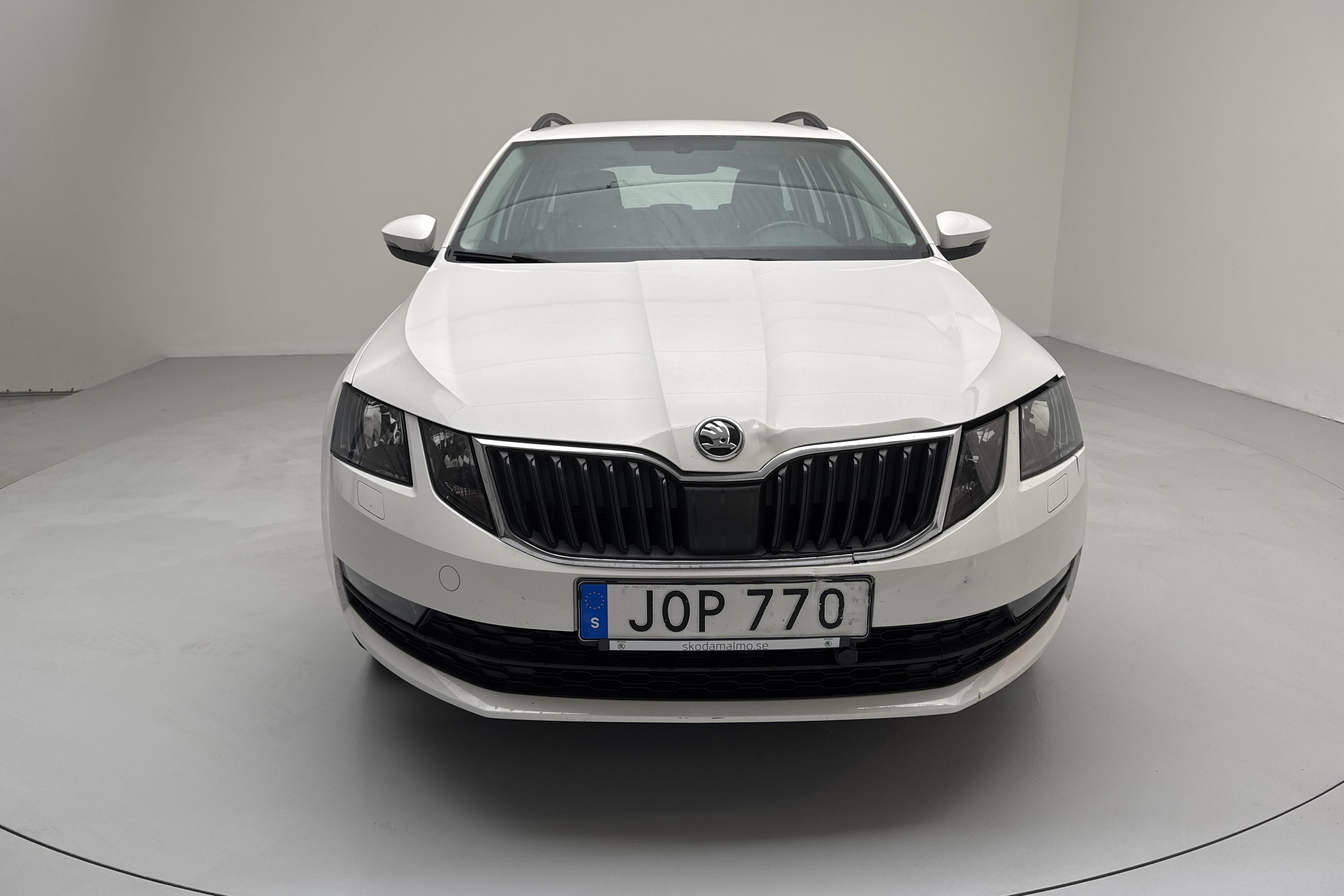 Skoda Octavia III 2.0 TDI Combi 4x4 (150hk) - 11 689 mil - Automat - vit - 2018