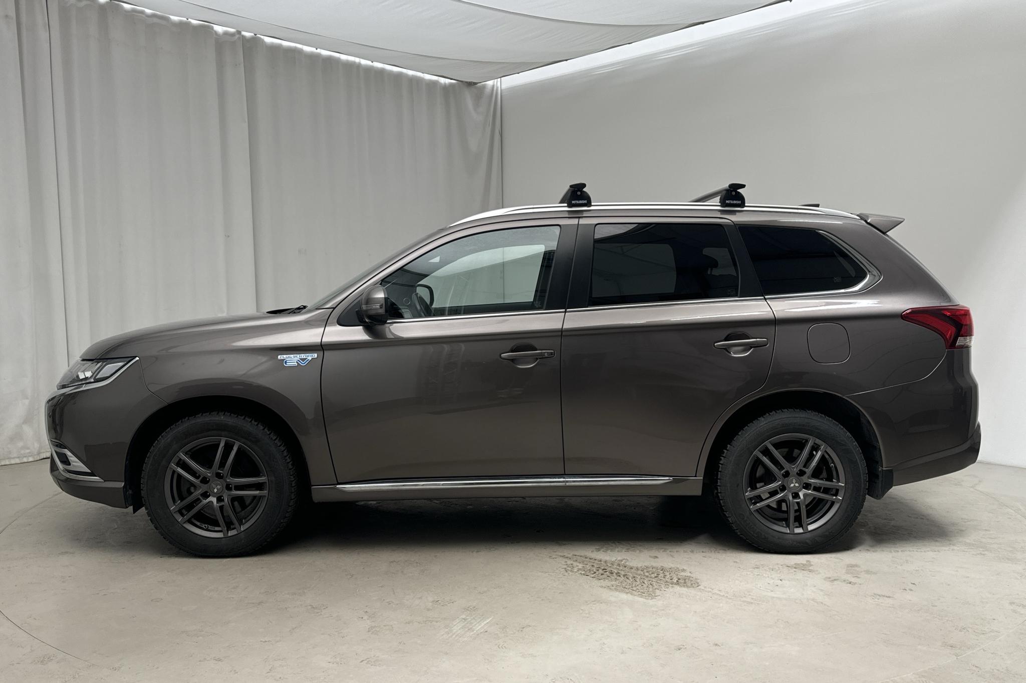 Mitsubishi Outlander 2.4 Plug-in Hybrid 4WD (136hk) - 63 730 km - Automaattinen - ruskea - 2020