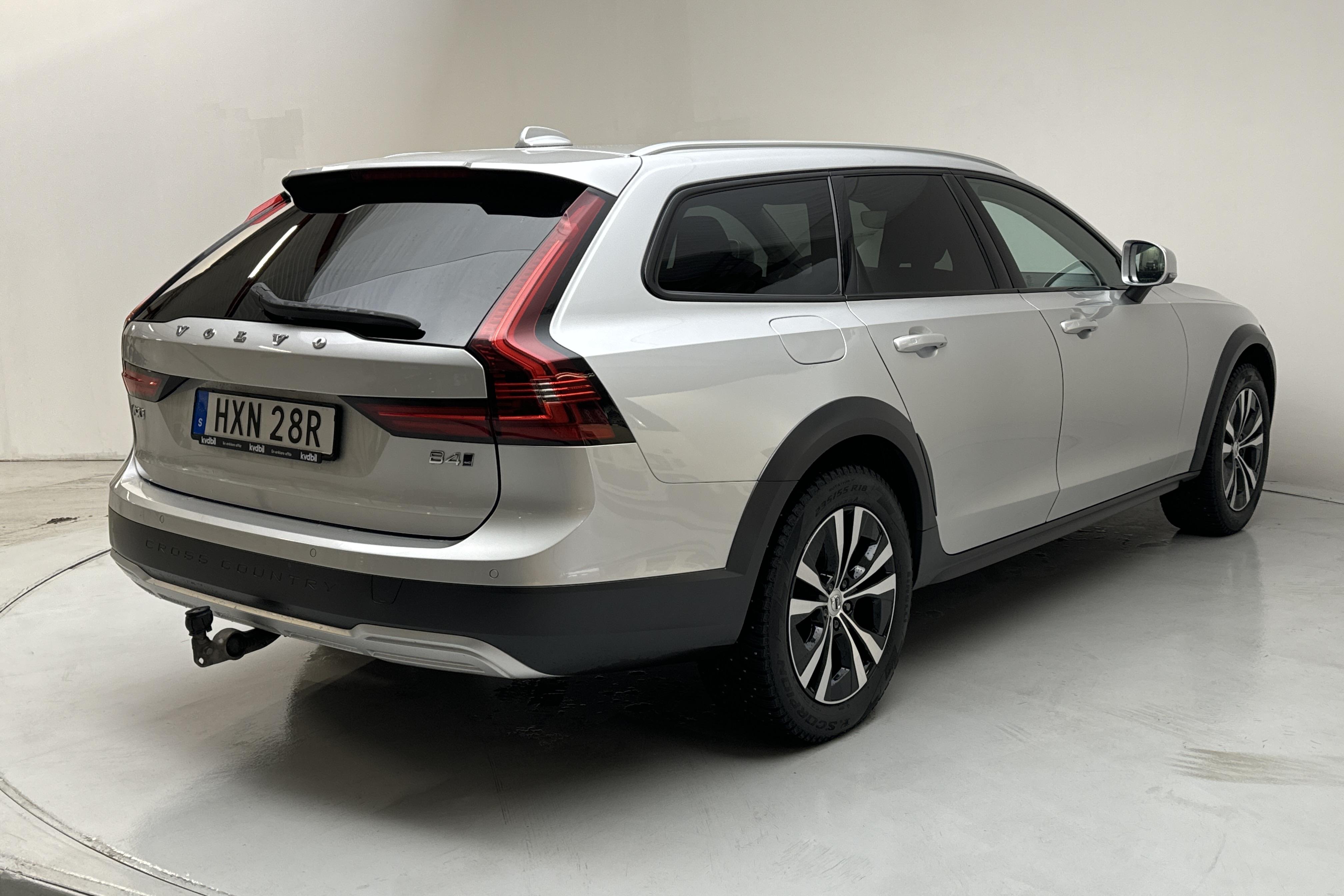 Volvo V90 B4 Cross Country AWD Mildhybrid, Diesel (197hk) - 14 451 mil - Automat - silver - 2021