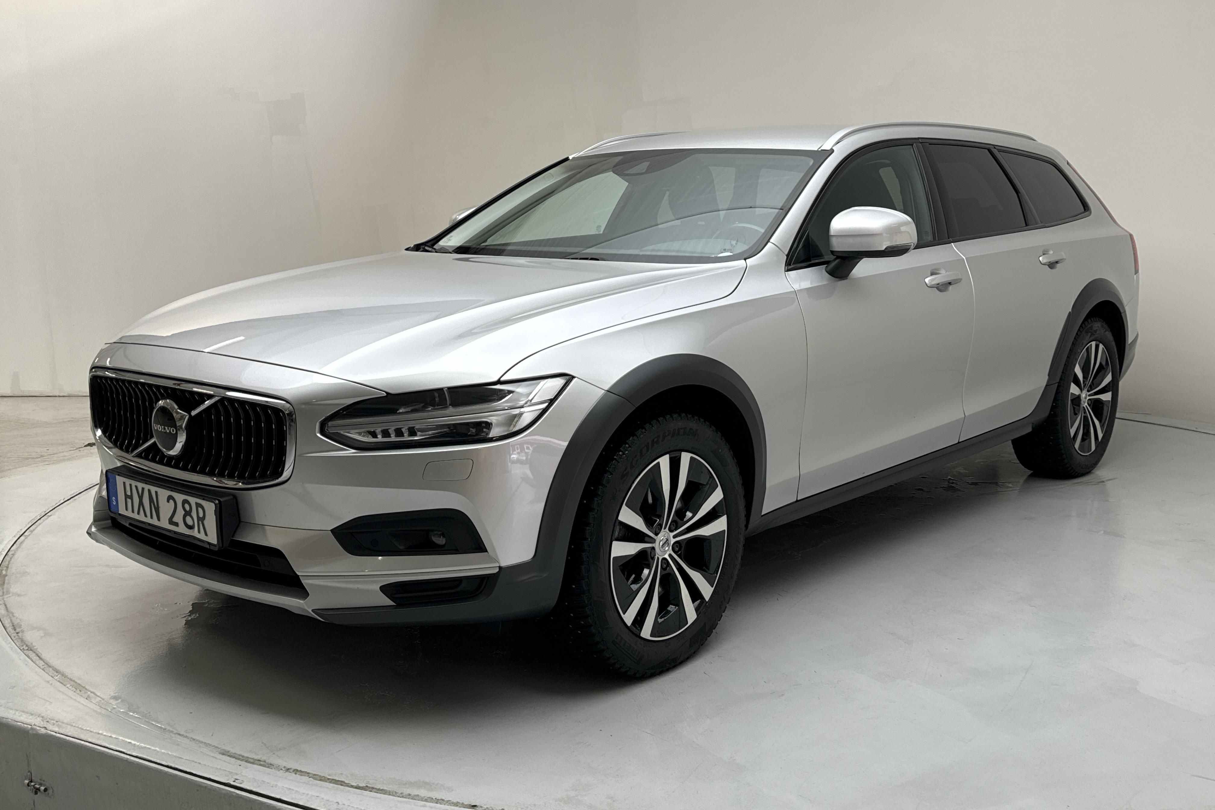 Volvo V90 B4 Cross Country AWD Mildhybrid, Diesel (197hk) - 14 451 mil - Automat - silver - 2021