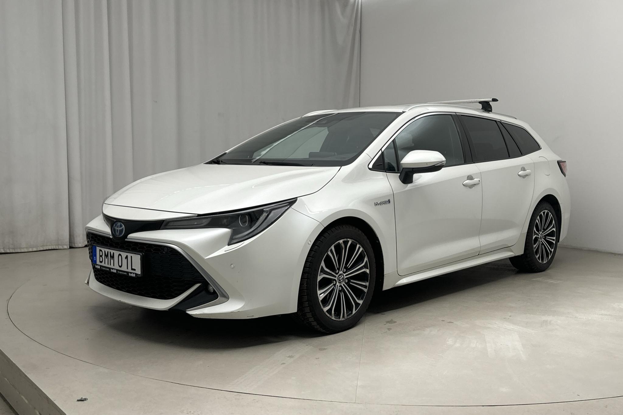 Toyota Corolla 1.8 Hybrid Touring Sports (122hk) - 23 022 mil - Automat - vit - 2019