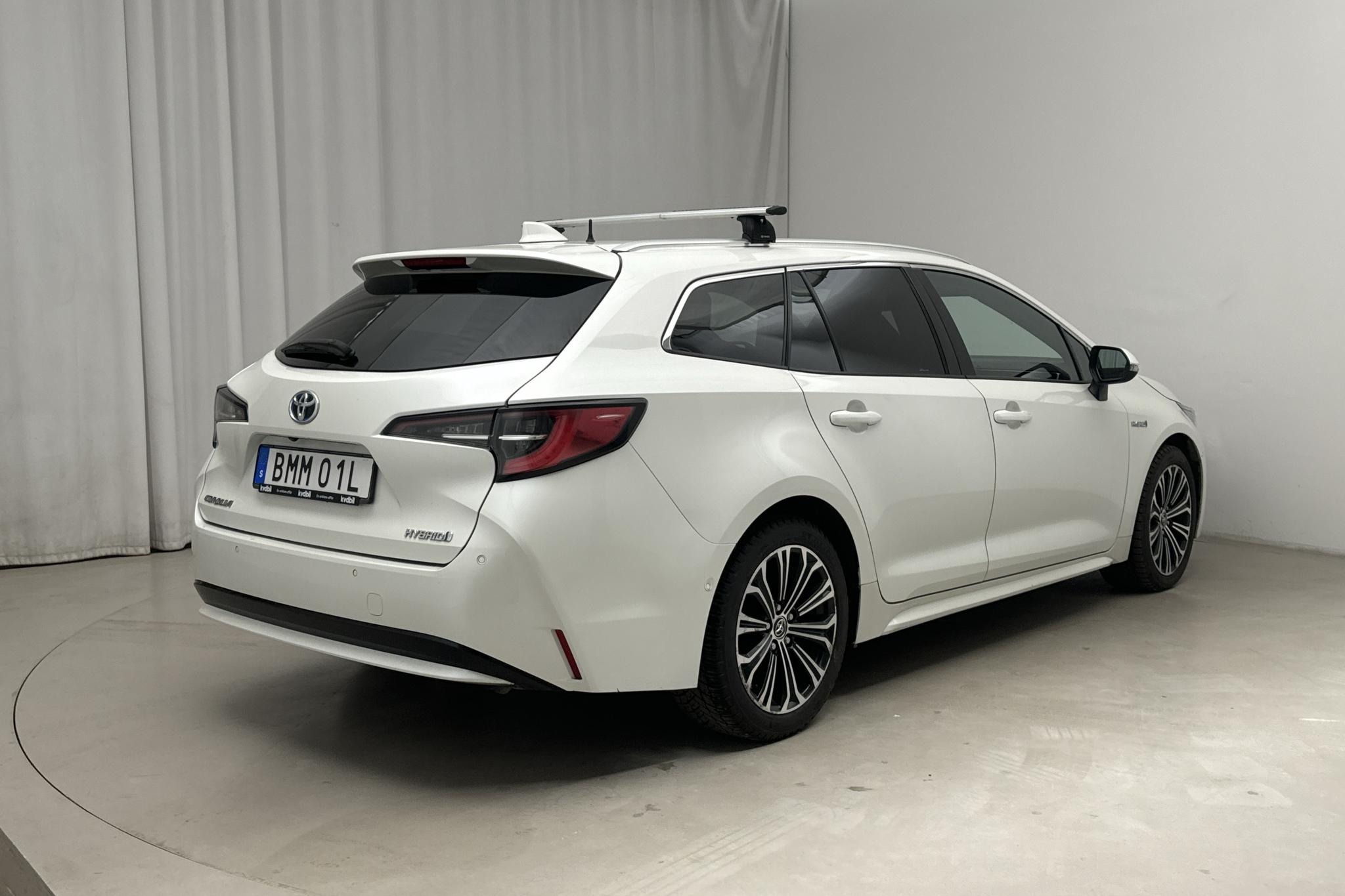 Toyota Corolla 1.8 Hybrid Touring Sports (122hk) - 23 022 mil - Automat - vit - 2019