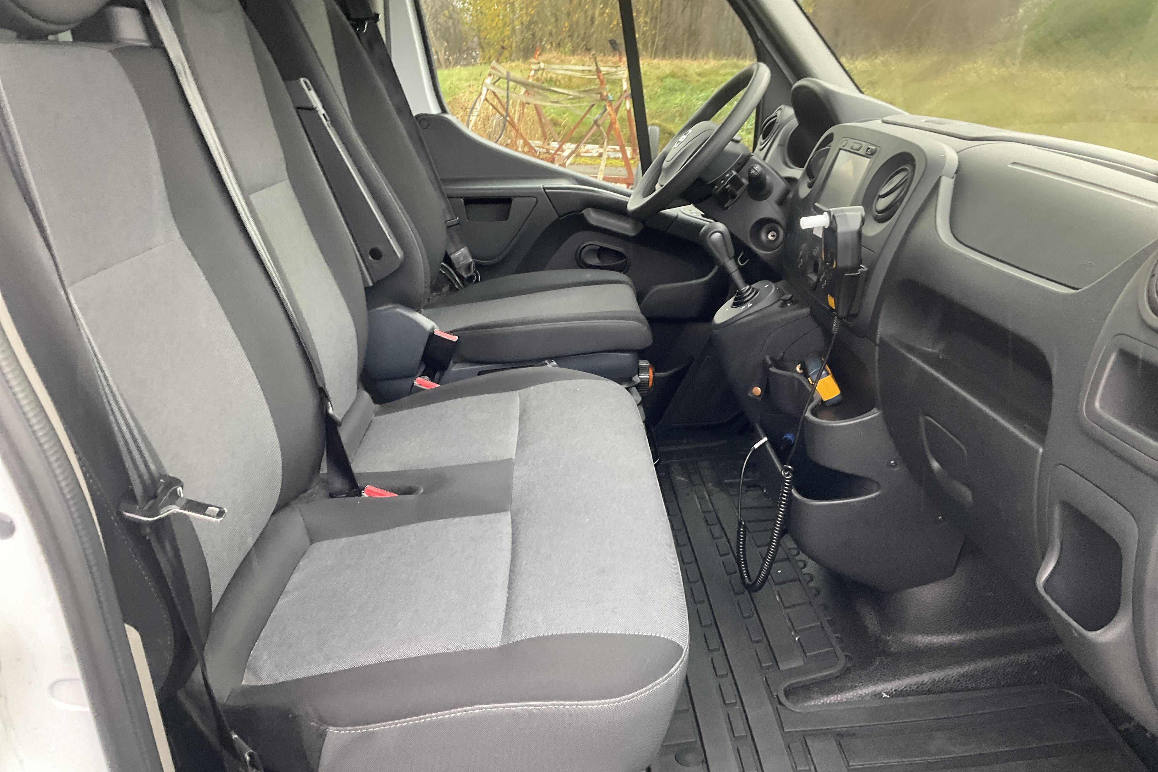 Nissan NV400 2.3 dCi Pick-up (170hk) - 96 410 km - Automatyczna - biały - 2019