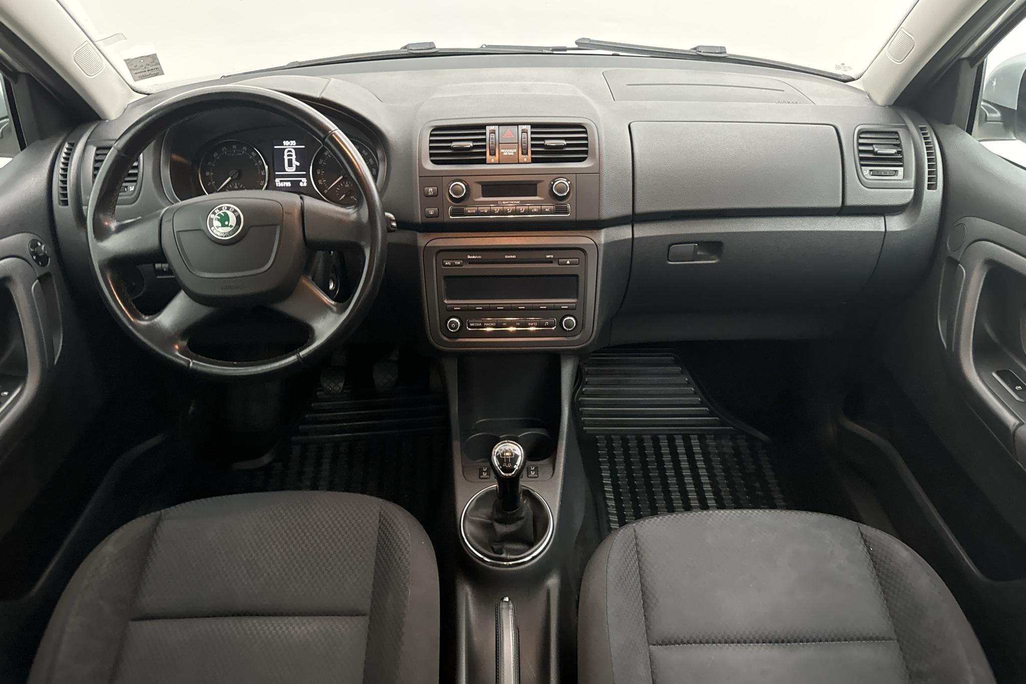 Skoda Fabia 1.6 TDI (90hk) - 156 800 km - Manualna - srebro - 2012