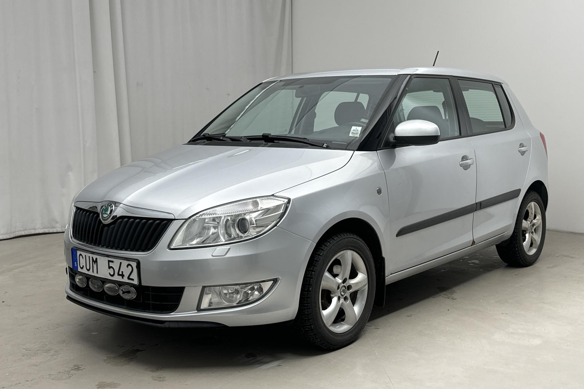 Skoda Fabia 1.6 TDI (90hk) - 156 800 km - Käsitsi - hõbe - 2012