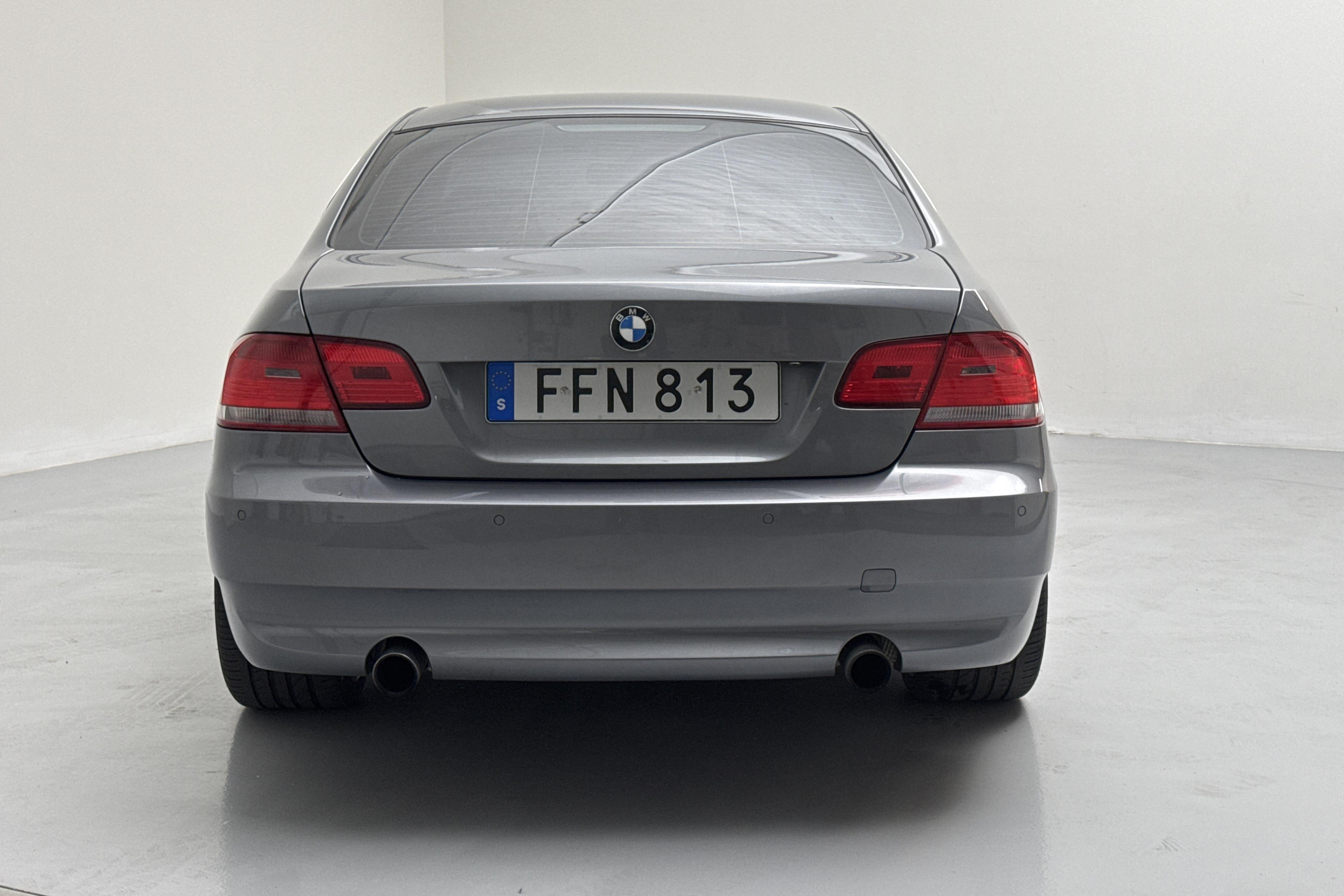 BMW 335i Coupé, E92 (306hk) - 20 372 mil - Automat - grå - 2007